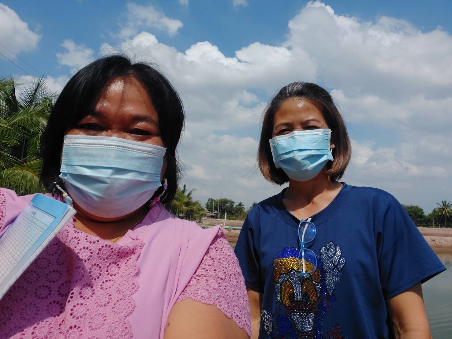 ติดตามเกษตรกรผู้เลี้ยงกุ้งก้ามกราม ในพื้นที่ ตำบลรางหวาย  อำเภอพนมทวน จังหวัดกาญจนบุรี..คลิก