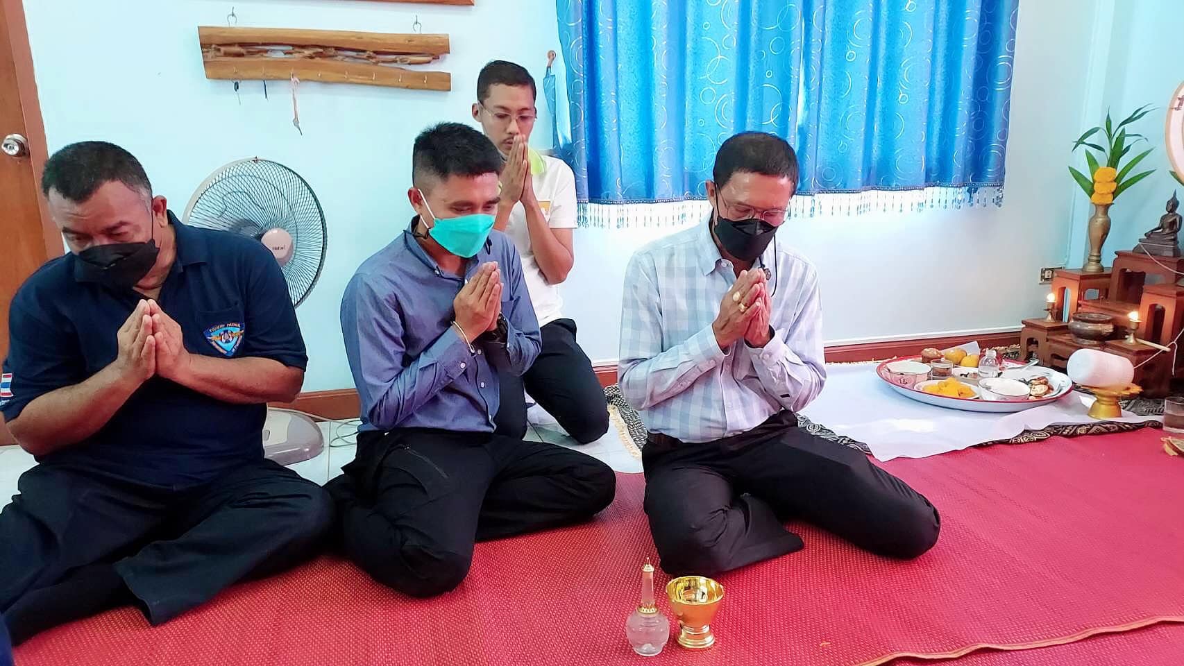 ท่านจรูญศักดิ์ เพชรศรี ผู้อำนวยการกองตรวจการประมง จัดประชุมมอบนโยบายการปฎิบัติงาน..คลิก