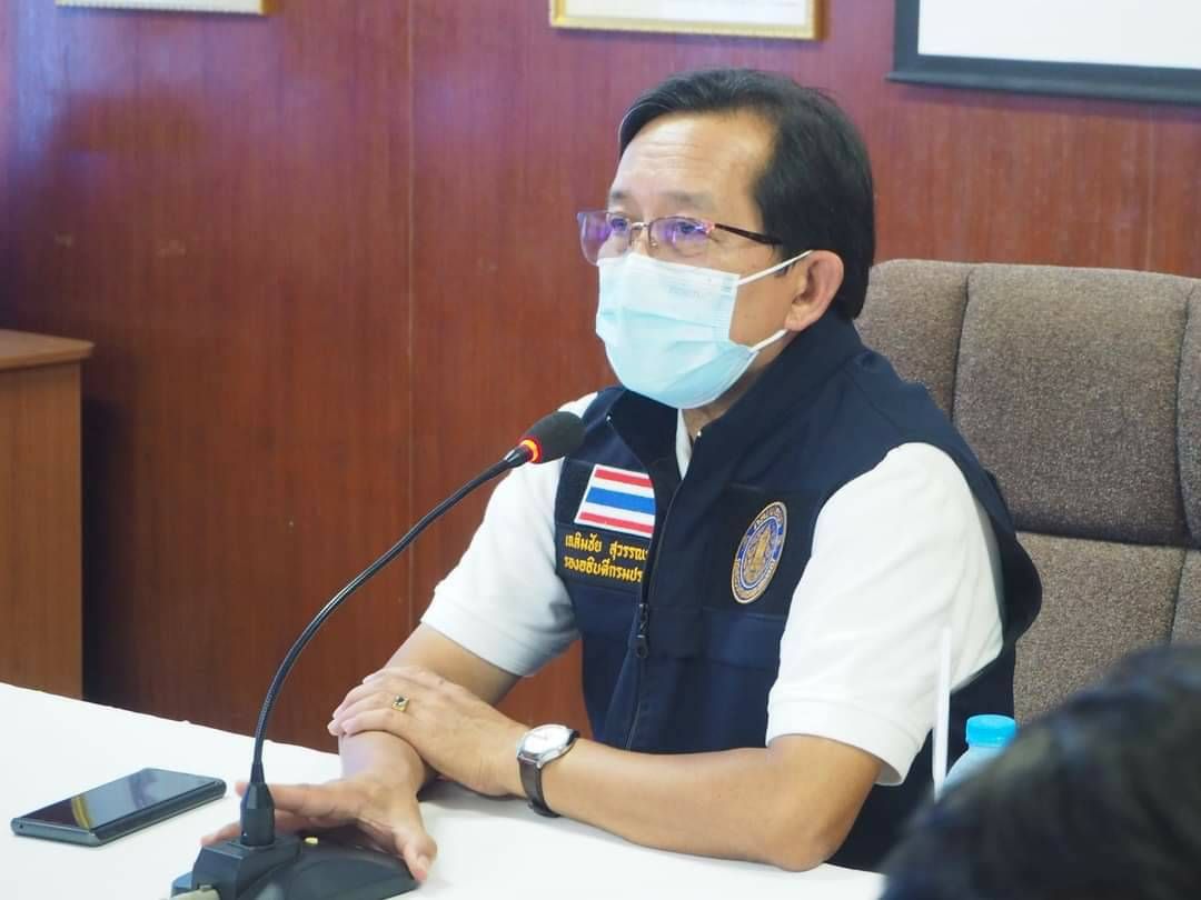 นายเฉลิมชัย สุวรรณรักษ์ รองอธิบดีกรมประมง ตรวจติดตามการปฏิบัติงานด้านการวิจัยและพัฒนาการเพาะเลี้ยงสัตว์น้ำชายฝั่ง