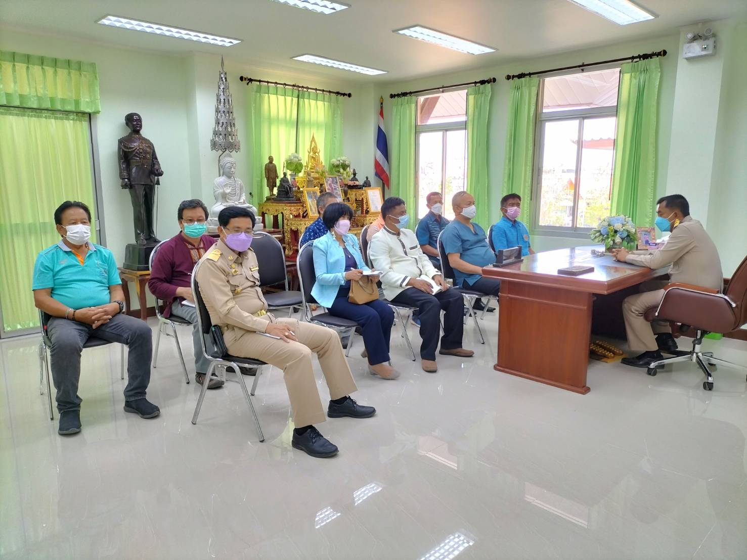  ประมงอำเภอเดชอุดม ร่วมประชุมหารือข้อราชการสำคัญเกี่ยวกับการจัดตลาดนัด/ตลาดขุมชน การจำหน่ายสินค้าอุปโภค/บริโภคราคาประหยัดในพื้นที่อำเภอเดชอุดม..คลิก