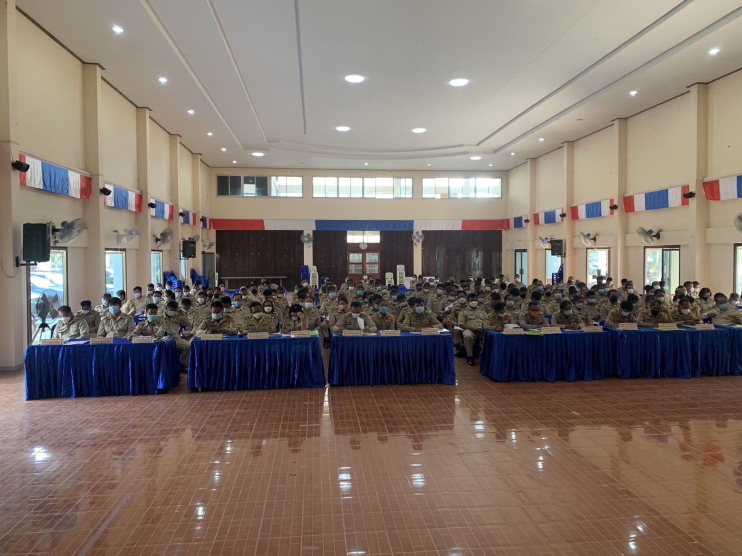 ประมงอำเภอเขื่องในชี้แจงข้อราชการด้านประมงในที่ประชุมกำนัน  ผู้ใหญ่บ้านอำเภอเขื่องใน ประจำเดือน กุมภาพันธ์ 2565 ..คลิก