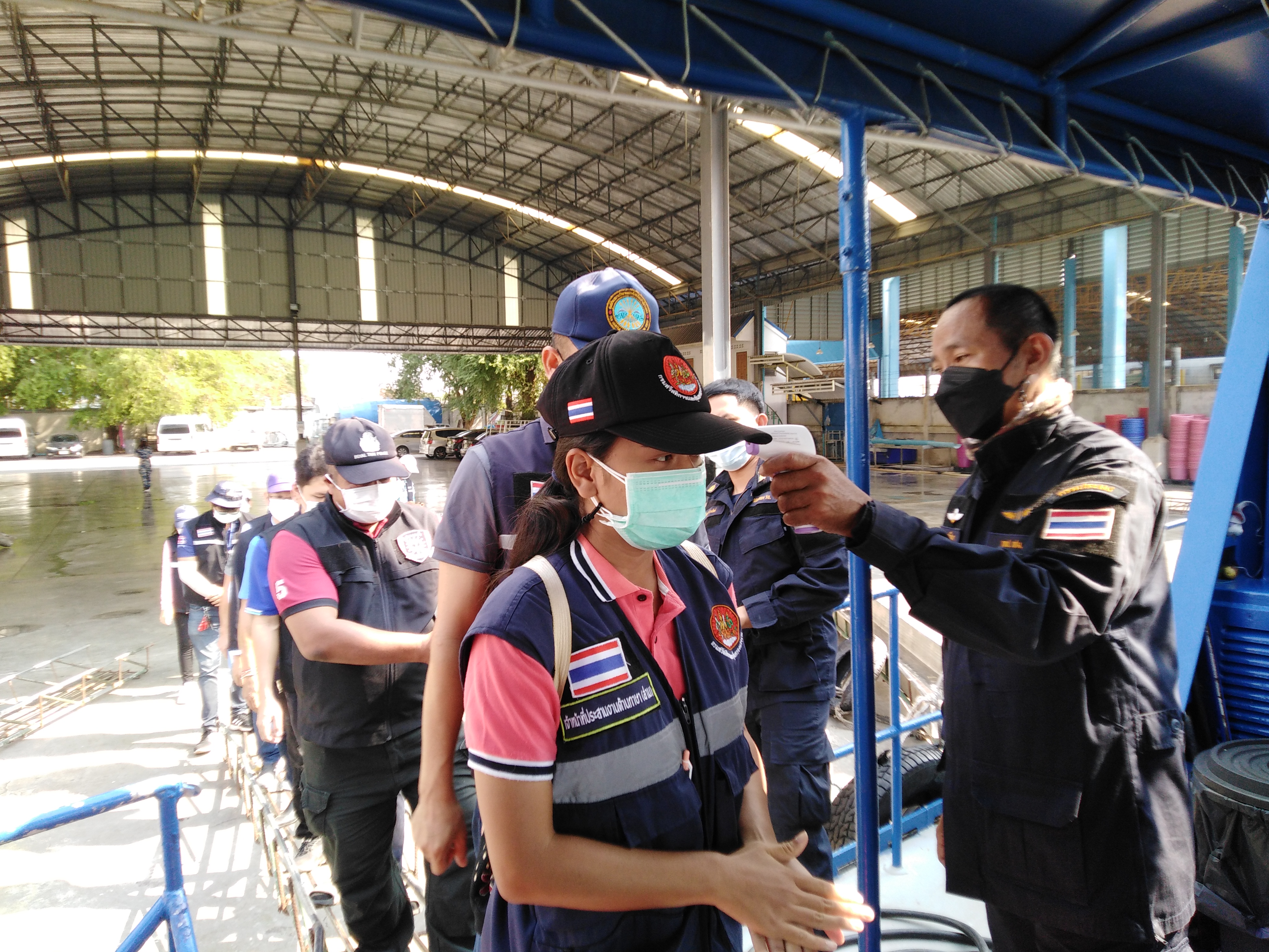 เรือตรวจประมงทะเล 701 ออกปฏิบัติงานบูรณาการตรวจร่วมเรือประมงเพื่อจัดการปัญหาแรงงานต่างด้าวและการค้ามนุษย์ด้านการประมง