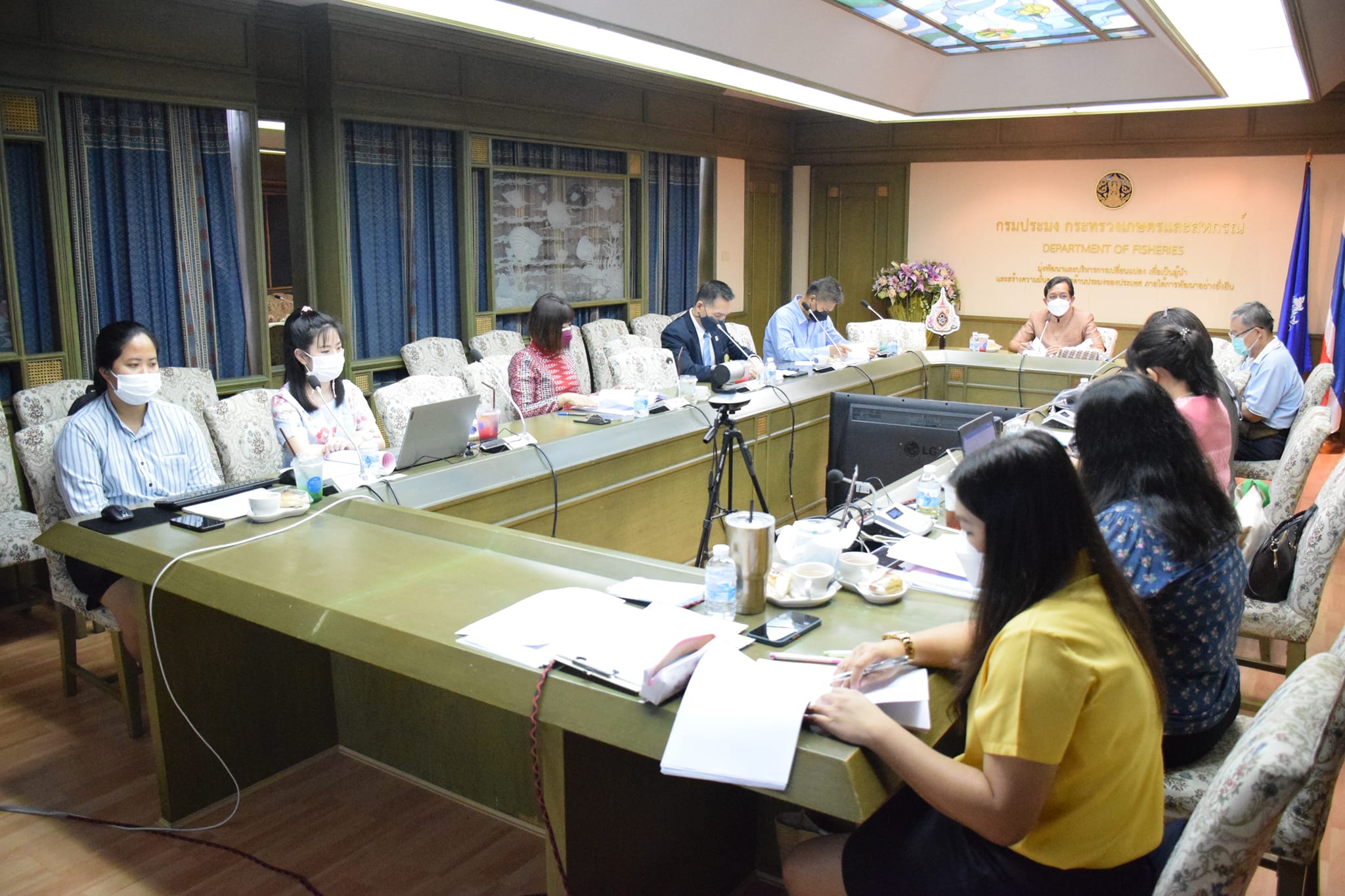 นายเฉลิมชัย สุวรรณรักษ์ รองอธิบดีกรมประมง เป็นประธานการประชุมคณะกรรมการบริหารเงินทุนหมุนเวียนในการผลิตพันธุ์ปลา พันธุ์กุ้ง และพันธุ์สัตว์น้ำอื่น ๆ ครั้งที่ 1/2565..คลิก