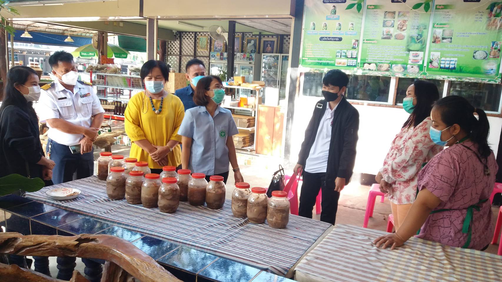 ประมงอำเภอโขงเจียมร่วมนิเทศติดตามการดำเนินงานการปรับสูตรอาหารลดโซเดียมในกลุ่มวิสาหกิจชุ่มชนแปรรูปผลิตภัณฑ์อาหารจากปลา..คลิก