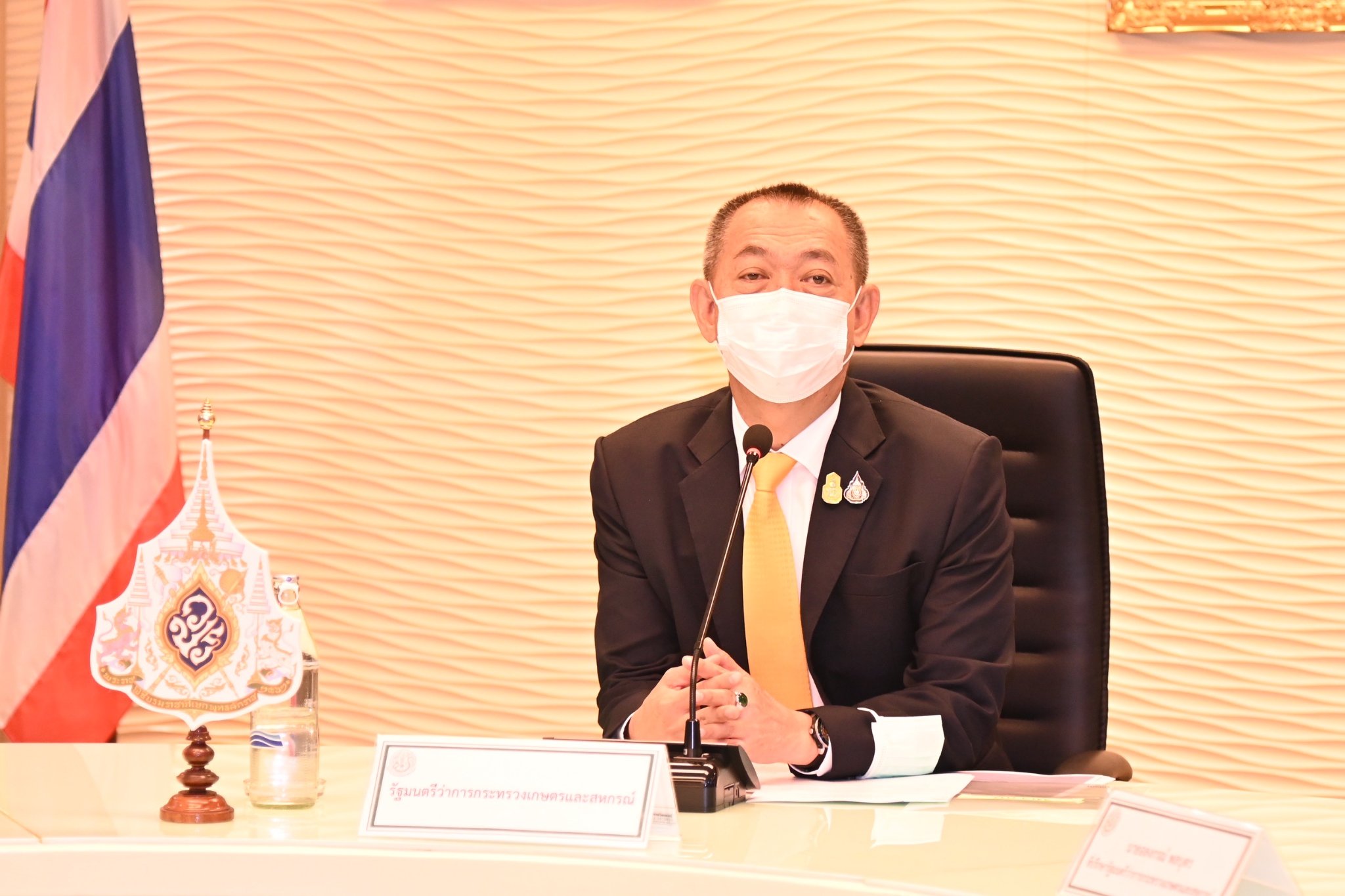 รัฐมนตรีเกษตรฯ นำ ผบห. กรมประมง และสมาคมที่เกี่ยวข้อง ร่วมหารือแนวทางการพัฒนาอุตสาหกรรมการเพาะเลี้ยงสัตว์น้ำไทยและอุตสาหกรรมต่อเนื่องของไทย พร้อมนำข้อเสนอแนะกลับไปพัฒนาให้ดียิ่งขึ้น มั่นใจว่าจะทำสำเร็จอย่างแน่นอน..คลิก