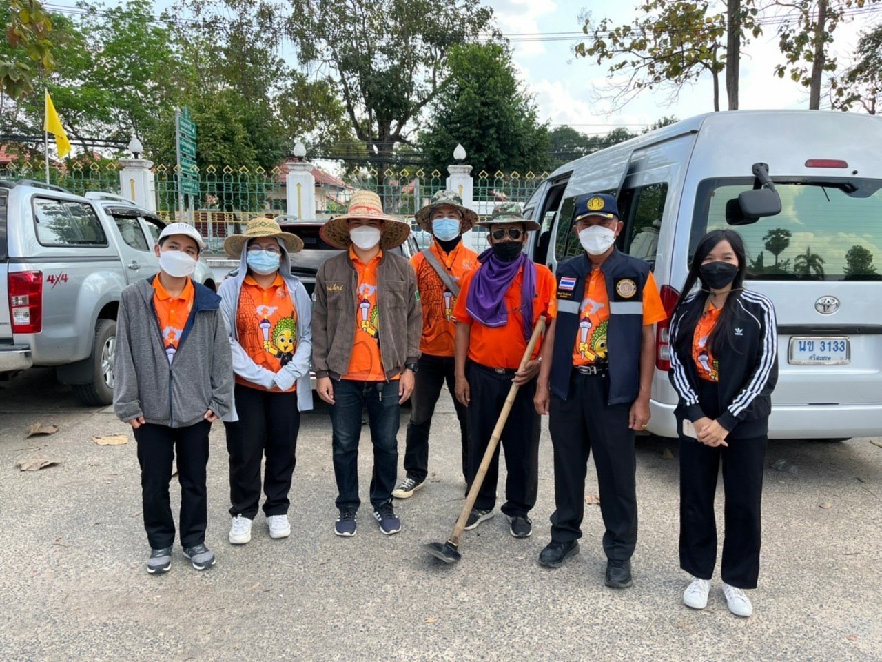 วันที่ 9 กุมภาพันธ์ 2565                 นายกิตติพงษ์ ลีลาศสง่างาม ประมงจังหวัดศรีสะเกษ พร้อมเจ้าหน้าที่ ร่วมปรับภูมิทัศน์/พัฒนาเมือง      เพื่อรองรับการจัดการเเข่งขันกีฬาแห่งชาติ ครั้งที่ 47 และกีฬาคนพิการแห่งชาติ ครั้งที่ 37 โดยรับผิดชอบตีเส้นจราจรขอบถนนบริเวณศาลากลาง ณ หน้าสำนักงานที่ดินจังหวัดศรีสะเกษ (ที่เดิม) เวลา 14.30 น...คลิก