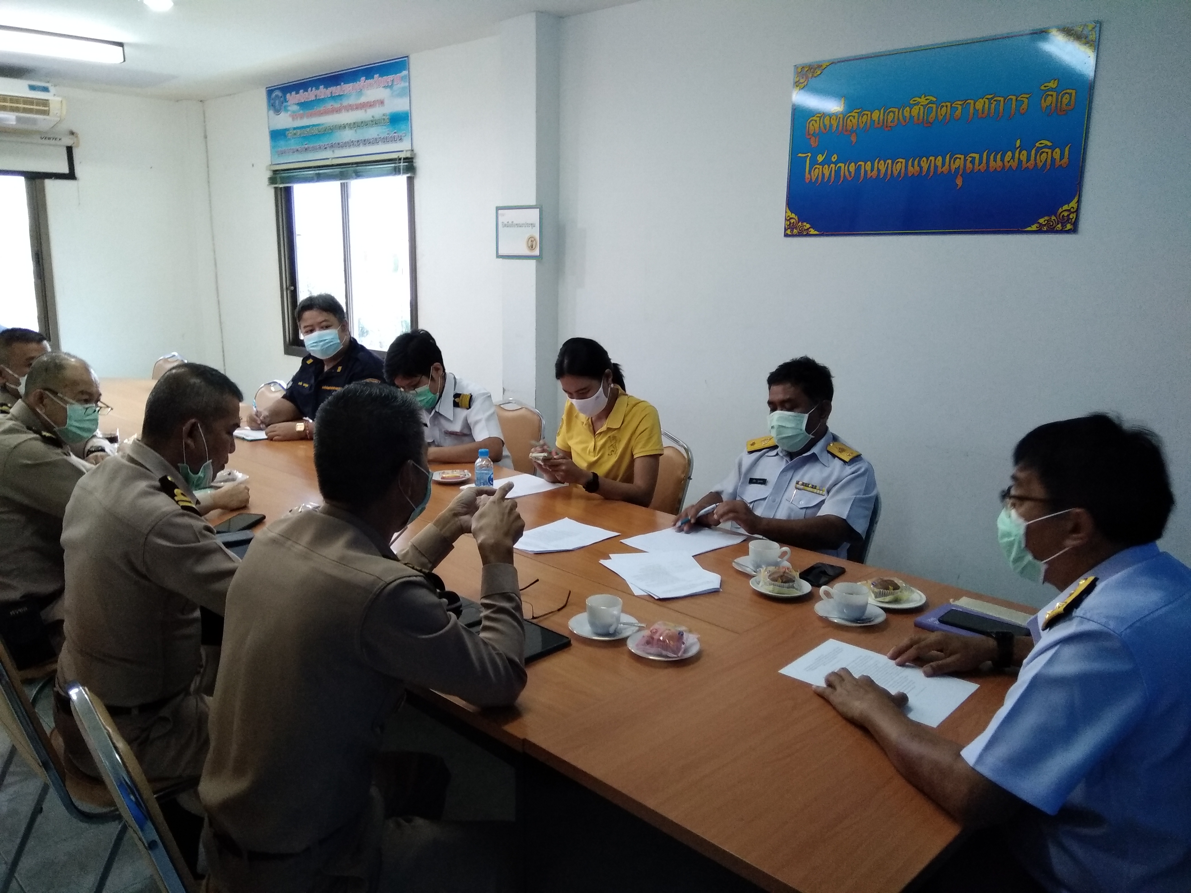 วันที่ 14 กุมภาพันธ์ 2565 หน่วยป้องกันและปราบปรามประมงทะเลเกาะช้าง (ตราด) เข้าร่วมการประชุมหารือการปฏิบัติงานแบบบูรณาการ ณ สำนักงานประมงจังหวัดตราด