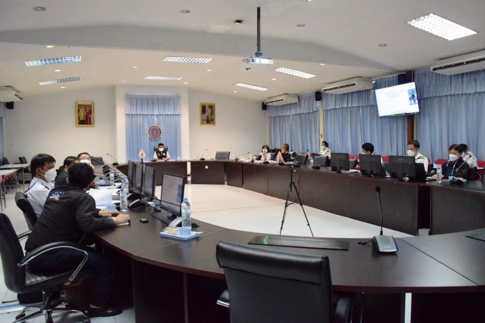 นายบัญชา สุขแก้ว รองอธิบดีกรมประมง เป็นประธานการประชุมคณะทำงานติดตามการปฏิบัติงานและแก้ไขปัญหาในการดำเนินการที่เกี่ยวข้องกับการแก้ไขปัญหาการทำประมงผิดกฎหมาย (Daily Brief) ครั้งที่ 1/2565 ผ่านระบบ VDO Conference..คลิก