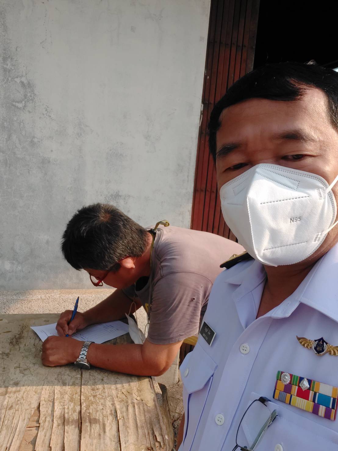 ประมงอำเภอพิบูลมังสาหาร ลงพื้นที่เพื่อสอบถามเกษตรกรตามแบบสำรวจความต้องการร่วมโครงการสินเชื่อเพื่อเพิ่มสภาพคล่องเกษตรกรผู้เพาะเลี้ยงจระเข้..คลิก
