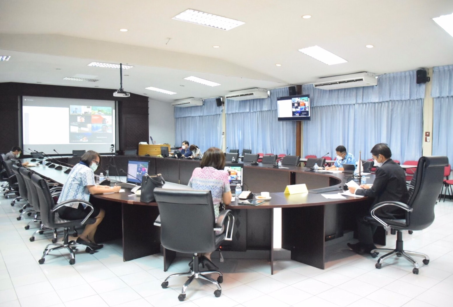 นายประพันธ์ ลีปายะคุณ รองอธิบดีกรมประมง เป็นประธานในการประชุมคณะทำงานวิชาการเพื่อเสนอแนวทางในการทำประมงอย่างยั่งยืน ครั้งที่ 2/2565..คลิก