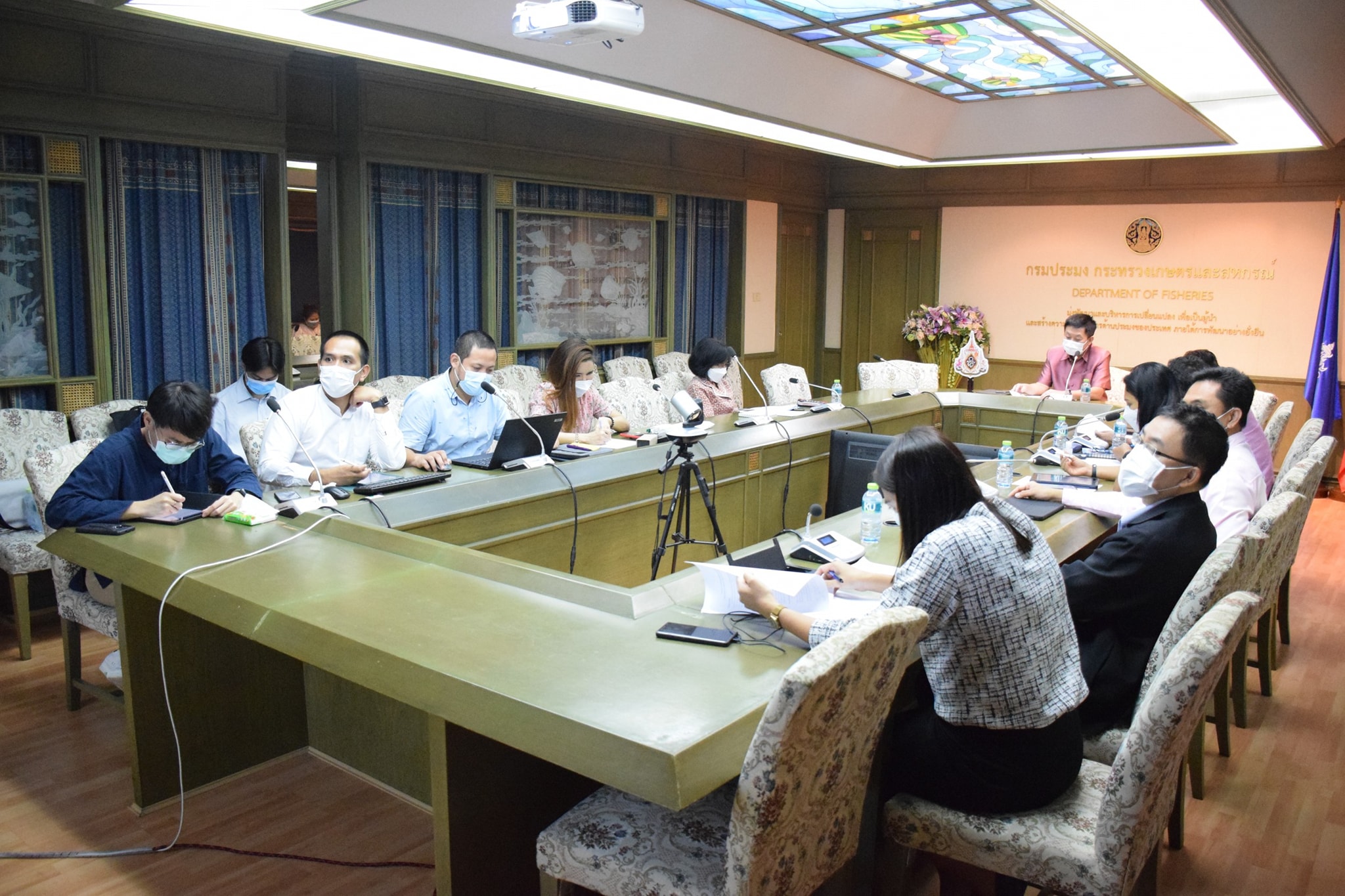 นายถาวร ทันใจ รองอธิบดีกรมประมง เป็นประธานการประชุมเพื่อเตรียมการจัดทำข้อมูลสำหรับหารือกับ Seafood Task Force..คลิก