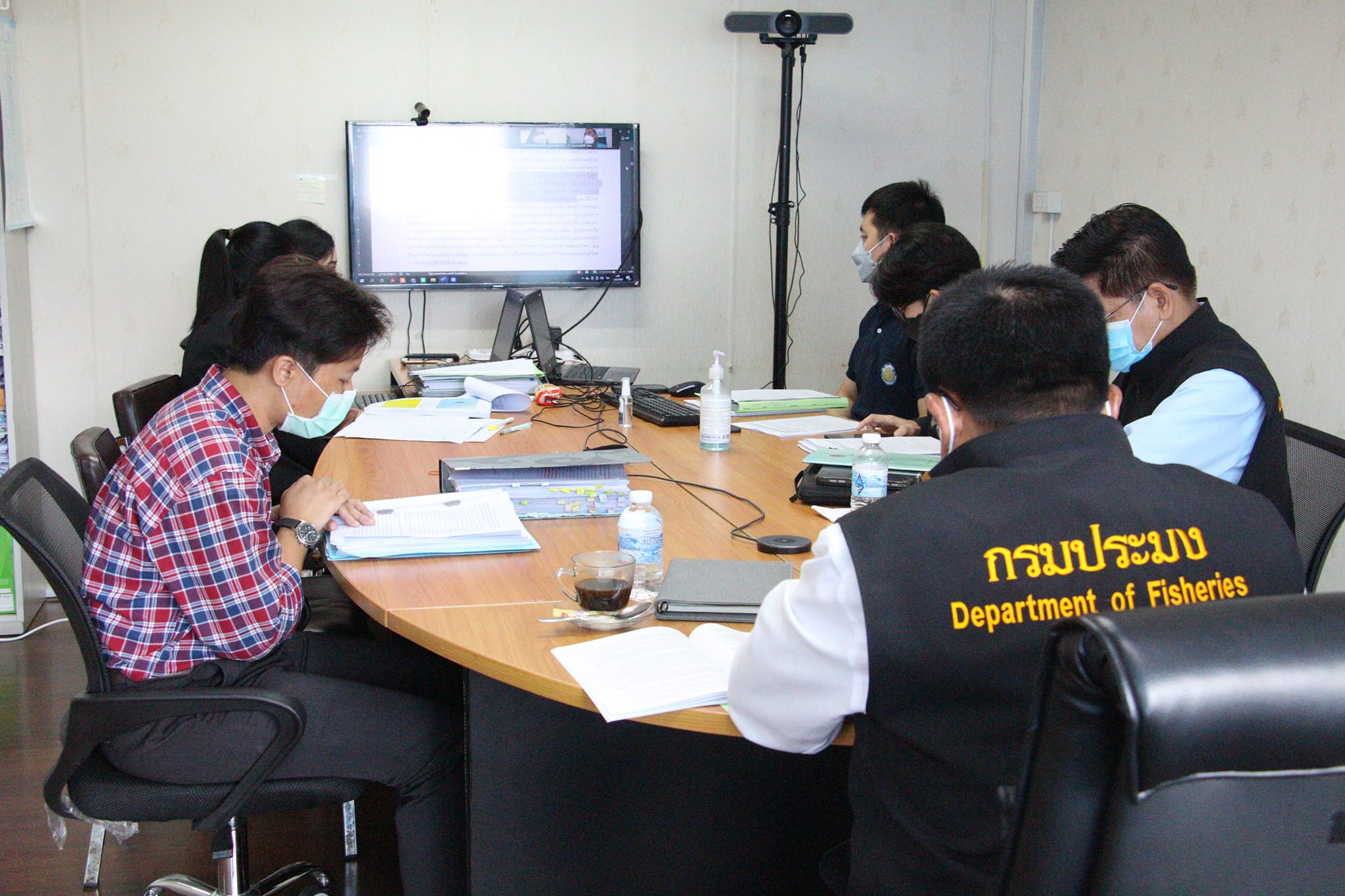 นายบัญชา สุขแก้ว รองอธิบดีกรมประมง เป็นประธานการประชุมมาตรการทางปกครอง ผ่านระบบ Video Conference..คลิก