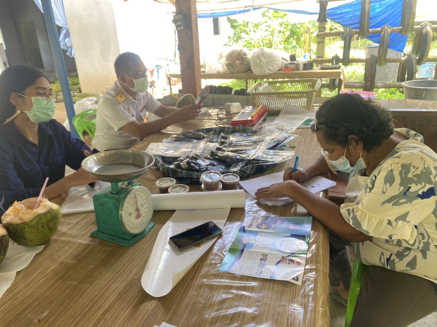 ประมงจังหวัดพัทลุง ลงพื้นที่เยี่ยมกลุ่มสัมมาชีพแปรรูปปลาดุกป้าประดิษฐ์ อำเภอป่าบอน จังหวัดพัทลุง..คลิก