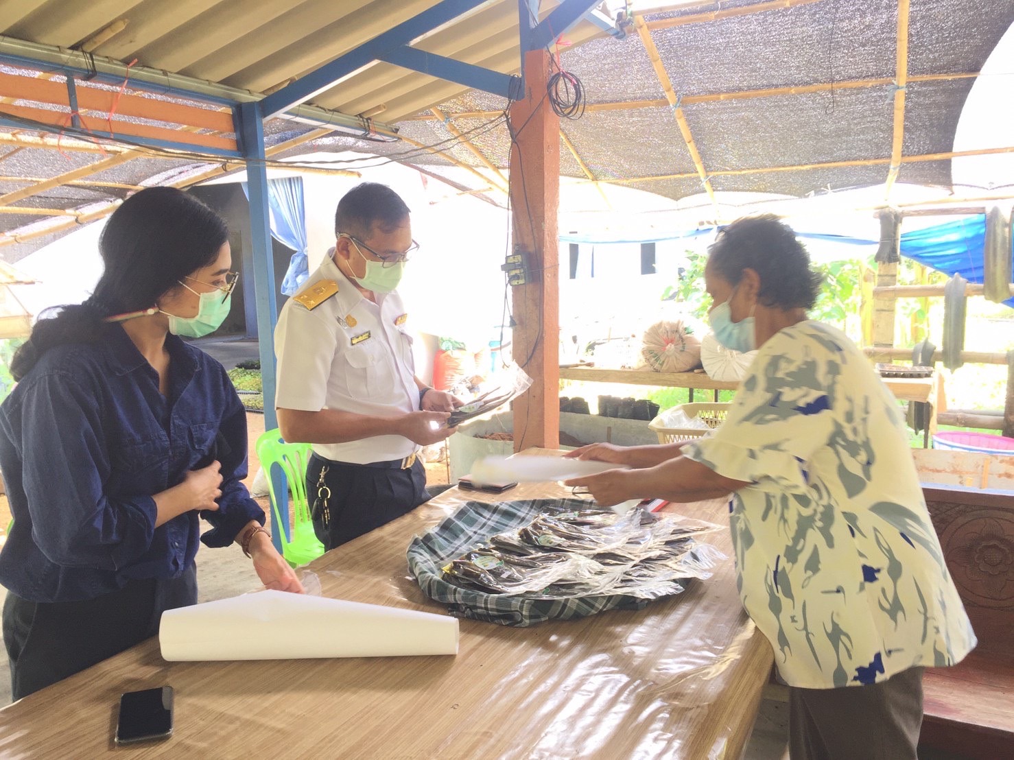 ประมงจังหวัดพัทลุง ลงพื้นที่เยี่ยมกลุ่มสัมมาชีพแปรรูปปลาดุกป้าประดิษฐ์ อำเภอป่าบอน จังหวัดพัทลุง