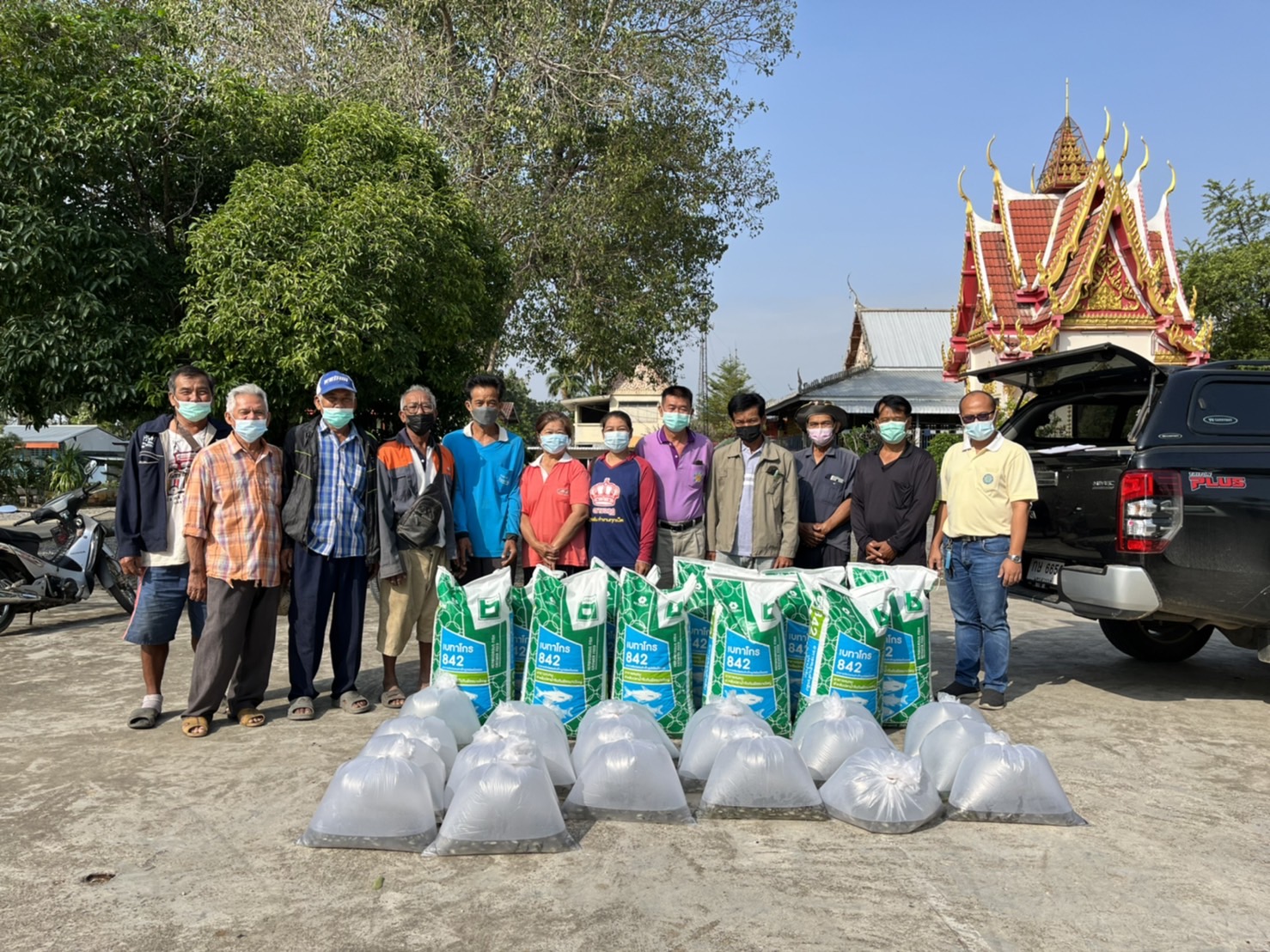 มอบปัจจัยการผลิตโครงการส่งเสริมเกษตรทฤษฎีใหม่ด้านการประมง ในพื้นที่อำเภอพยุหะคีรี จังหวัดนครสวรรค์..คลิก