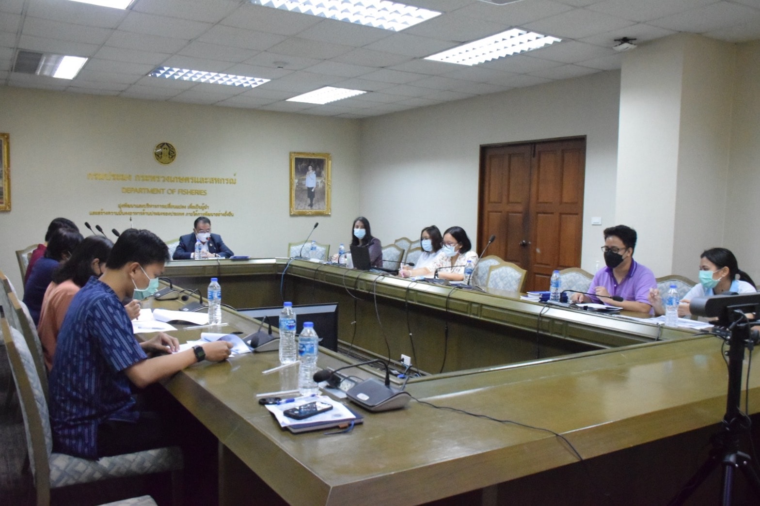 ประชุมหารือถึงแนวทางการกำกับดูแลการเพาะเลี้ยงหอยเชอรี่ ผ่านระบบการประชุมทางไกลออนไลน์ Zoom Cloud Meetings ร่วมกับประมงจังหวัด 58 จังหวัด..คลิก