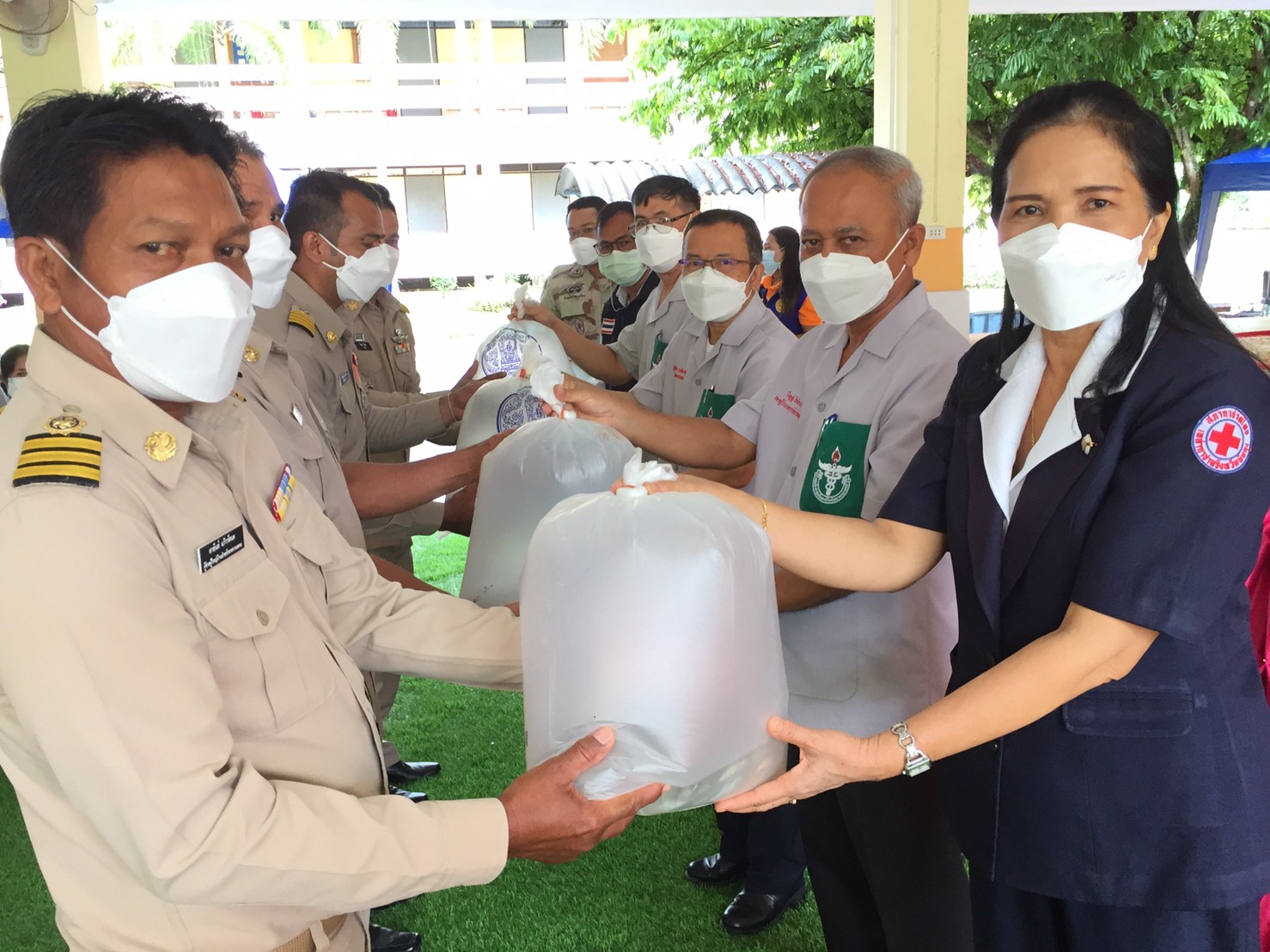 ประมงจังหวัดพัทลุง ร่วมงานพิธีเปิดโครงการหน่วยบำบัดทุกข์ บำรุงสุข สร้างรอยยิ้มให้ประชาชน ประจำปีงบประมาณ พ.ศ.2565 ณ อำเภอบางแก้ว..คลิก