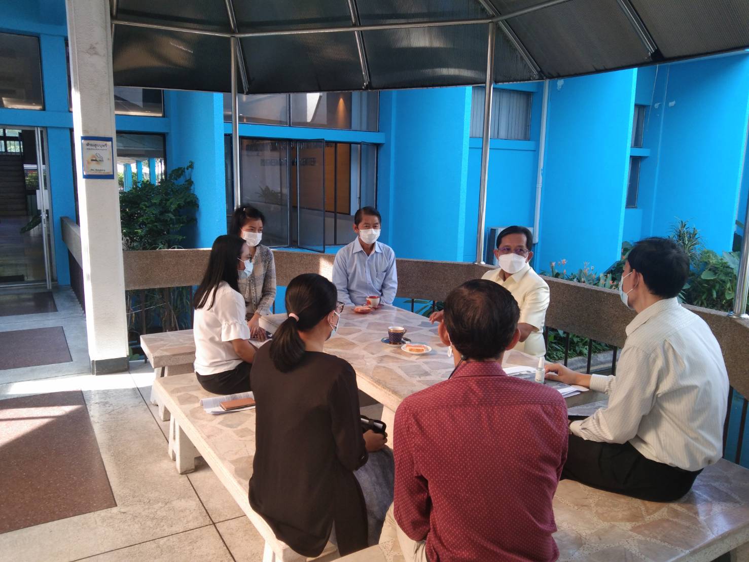 มาเยี่ยมชมพร้อมให้นโยบายแก่เจ้าหน้าที่ศูนย์เทคโนโลยีสารสนเทศและการสื่อสาร..คลิก