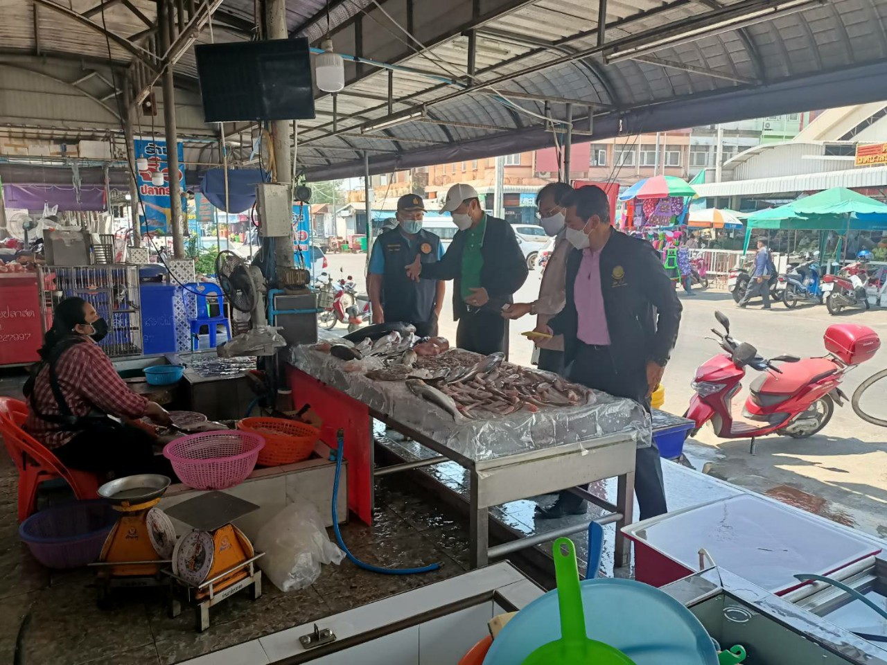ต้อนรับประธานกรรมการองค์การสะพานปลาแห่งประเทศไทยพร้อมคณะ ในการเดินทางมาเยี่ยมชมเกษตรกรผู้เพาะเลี้ยงปลากรายและเยี่ยมชมตลาดปลาในพื้นที่จังหวัดนครสวรรค์..คลิก