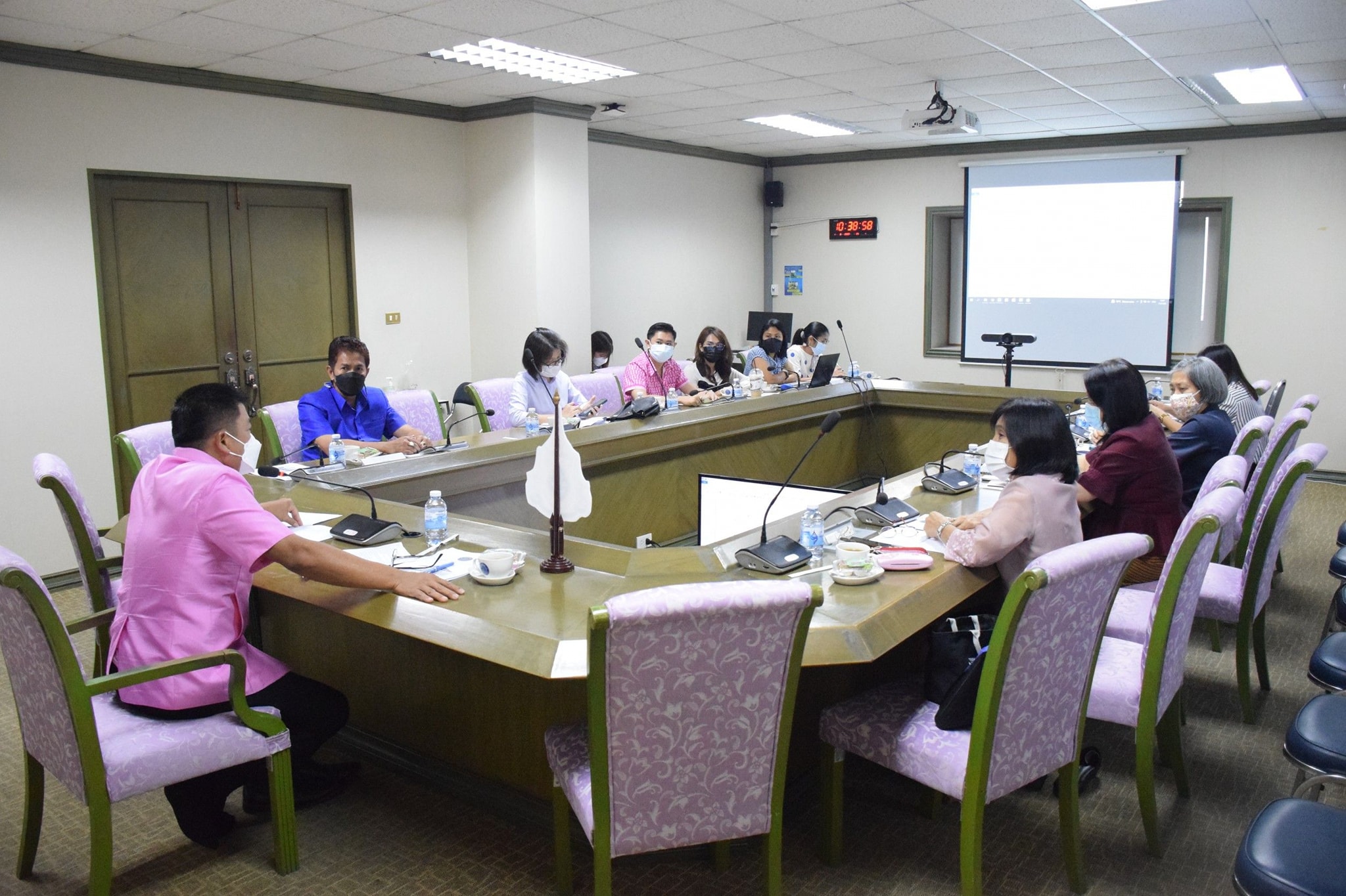 นายบัญชา สุขแก้ว รองอธิบดีกรมประมง เป็นประธานการประชุมคณะทำงานพิจารณาแนวทางและมาตรการในการพัฒนาการประมงของไทยให้ปลอดสัตว์น้ำ และสินค้าสัตว์น้ำจากการทำประมง IUU ครั้งที่ 1/2565..คลิก
