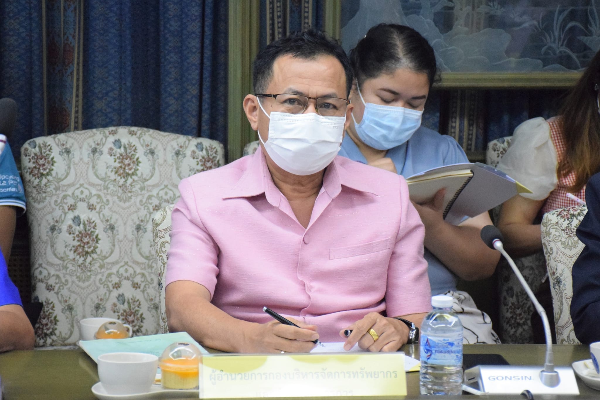 นายเฉลิมชัย สุวรรณรักษ์ รองอธิบดีกรมประมง เป็นประธานการประชุมติดตามความก้าวหน้าการดำเนินการเพื่อการต่อต้านการทำประมงผิดกฎหมาย..คลิก