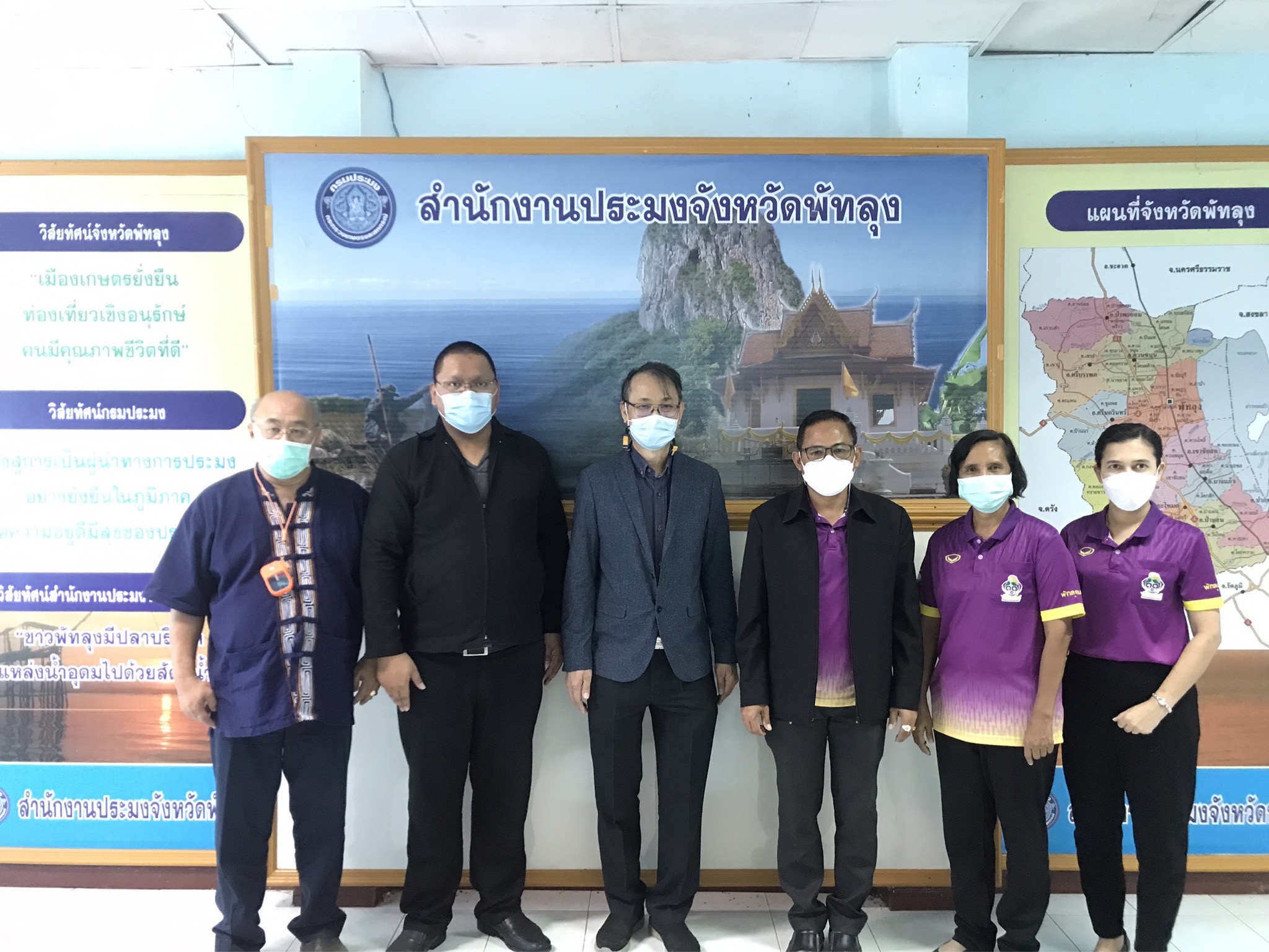 ประมงจังหวัดพัทลุง เข้าร่วมในการตรวจติดตามการดำเนินงานตามพระราชบัญญัติการอำนวยความสะดวกในการพิจารณาอนุญาตของทางราชการ พ.ศ.2558..คลิก