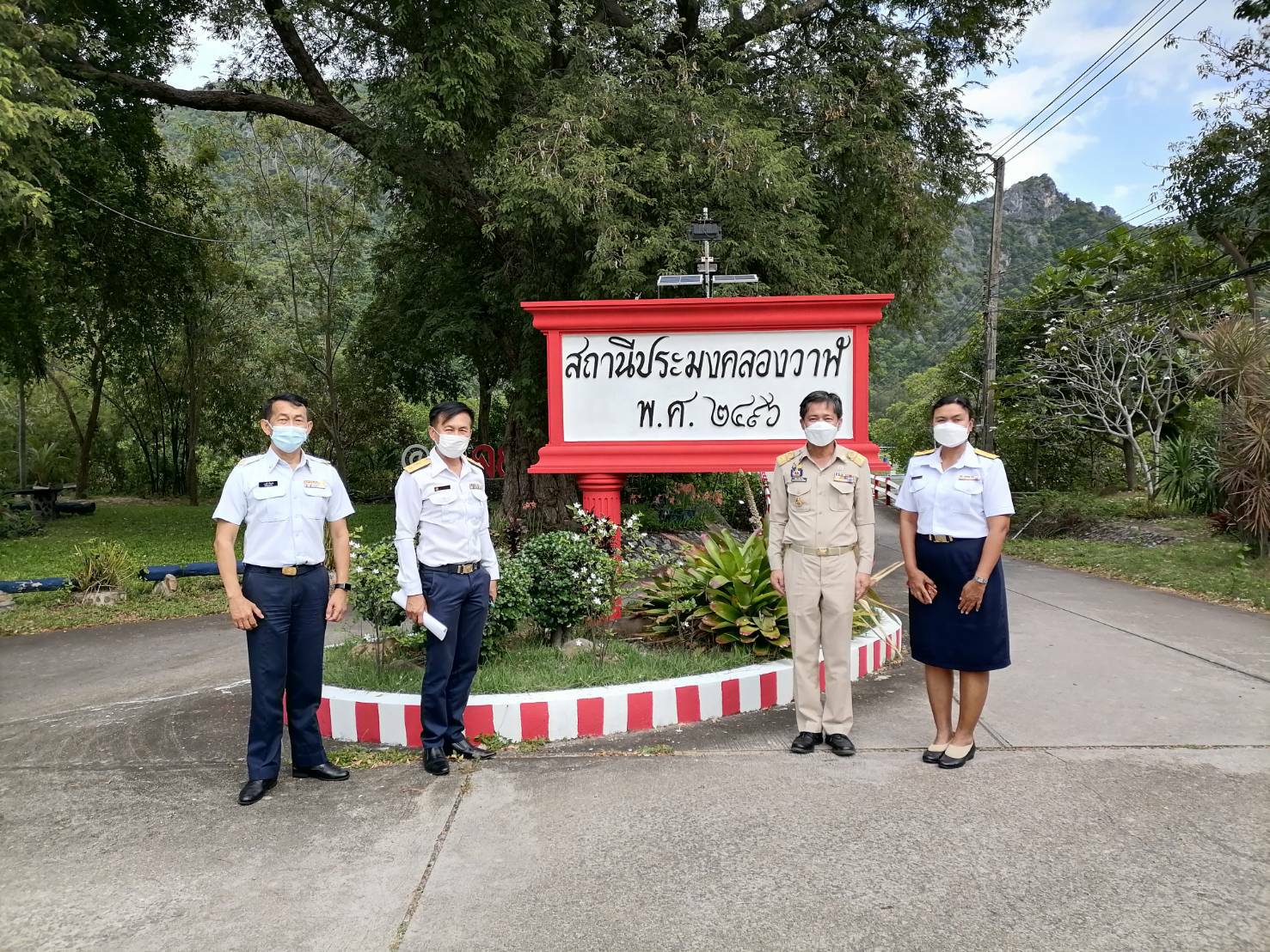 ต้อนรับ นายเสถียร เจริญเหรียญ ผู้ว่าราชการจังหวัดประจวบคีรีขันธ์และคณะ เข้าเยี่ยมชมกิจกรรมการเพาะเลี้ยงปลานวลจันทร์ทะเล และสัตว์น้ำชนิดอื่นๆ ของ ศพช.ประจวบคีรีขันธ์..คลิก