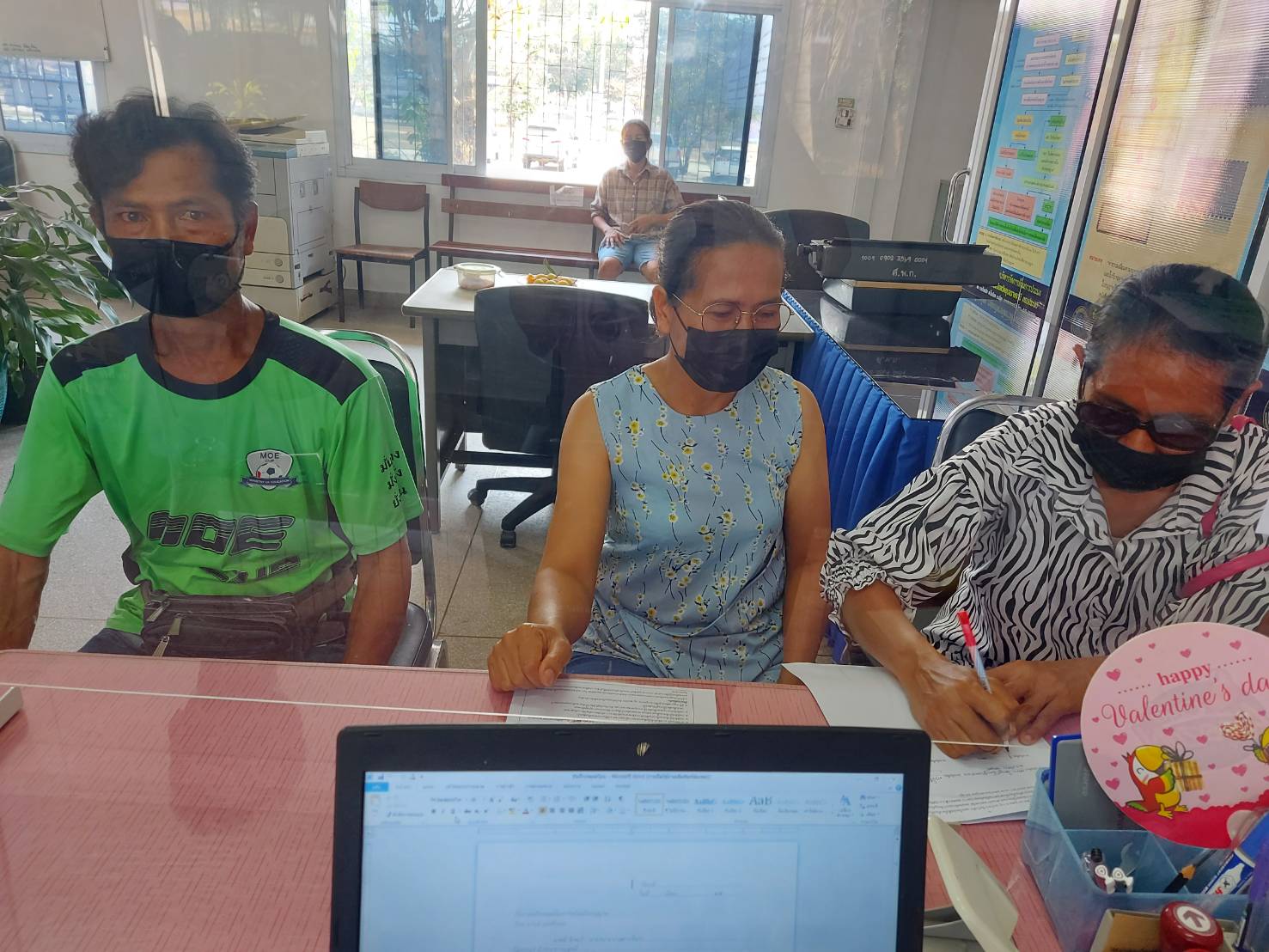 ประมงอำเภอสิรินธร ให้บริการรับคำขอโอนใบอนุญาตฯ และคำขอยกเลิกทะเบียนเกษตรกรผู้เพาะเลี้ยงสัตว์น้ำ ..คลิก