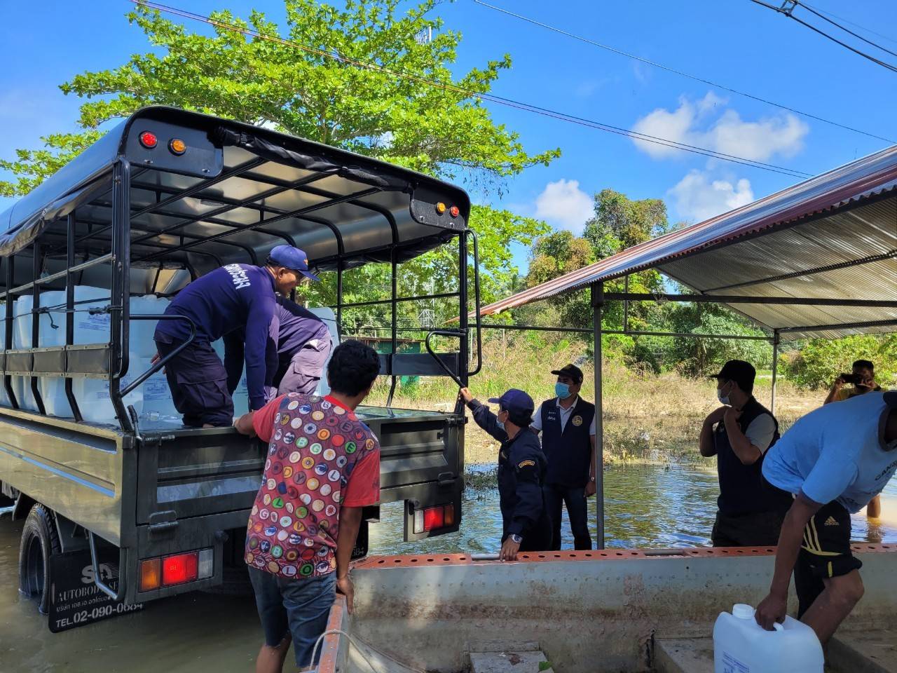 รายงานภาพกิจกรรมช่วยเหลือผู้ประสบอุทกภัยในพื้นที่อ.สายบุรี จ.ปัตตานี 2 มีนาคม 2565