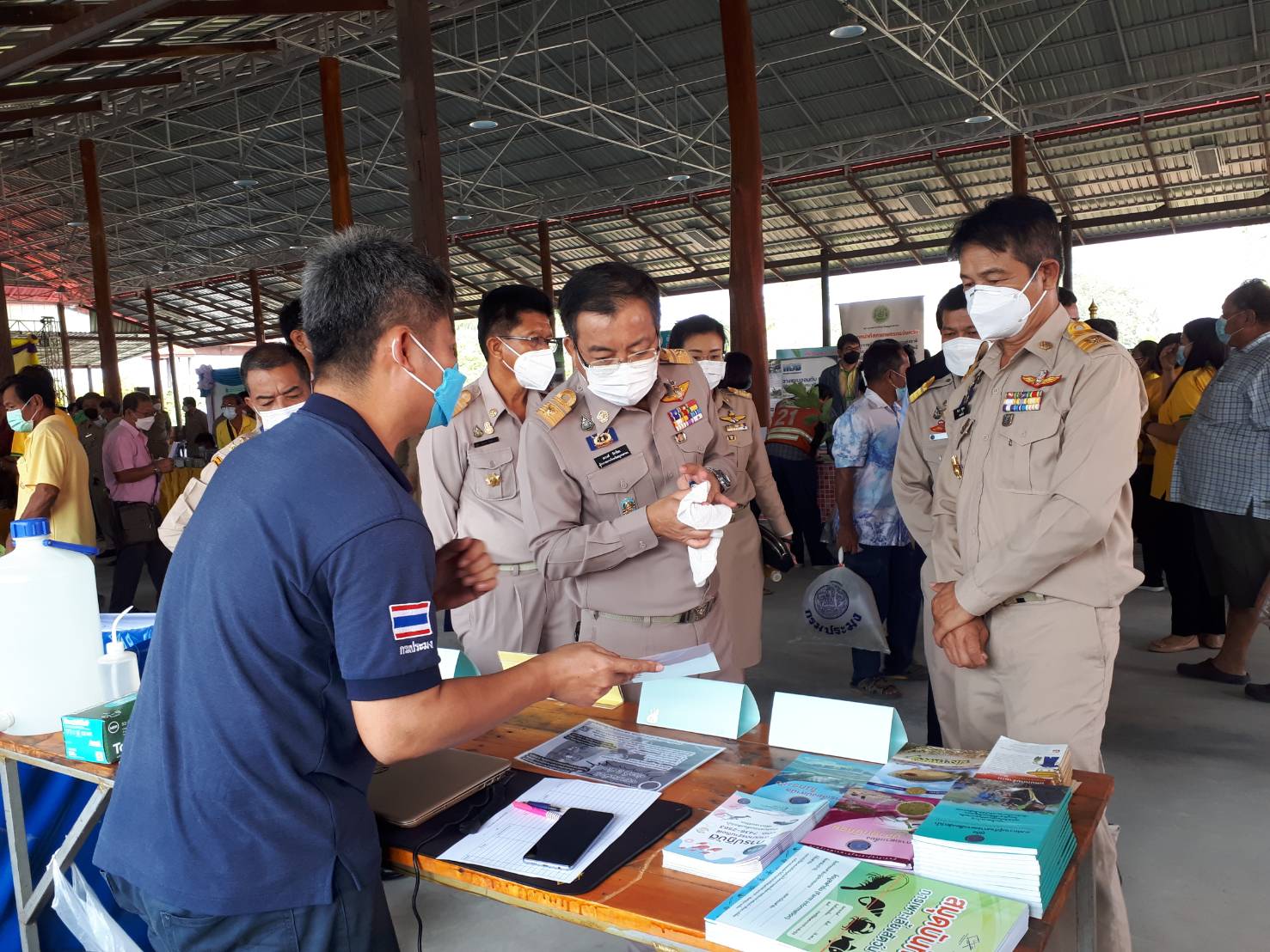 ศพช.สมุทรสาคร ร่วมจัดกิจกรรมออกหน่วยบริการ ในโครงการคลินิกเกษตรเคลื่อนที่ในพระราชานุเคราะห์ สมเด็จพระบรมโอรสาธิราช ฯ สยามมกุฎราชกุมาร ประจำปีงบประมาณ พ.ศ. 2565 ไตรมาสที่ 2 ณ วัดเกาะ จ.สมุทรสาคร..คลิก