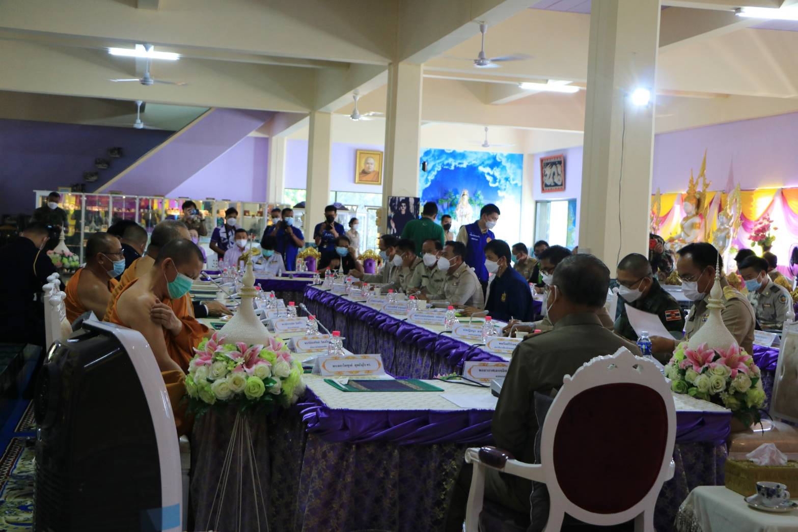 นางสาวมนทกานติ ท้ามติ้น ผอ.ศพช.สมุทรสาครปฏิบัติหน้าที่ ผอ.ศูนย์ฯคุ้งกระเบน พร้อมคณะ เข้าร่วมประชุมโครงการพุทธอุทยาน (วัดแหลมเสด็จ) ณ วัดแหลมเสด็จ  ต.คลองขุด อ.ท่าใหม่ จ.จันทบุรี..คลิก
