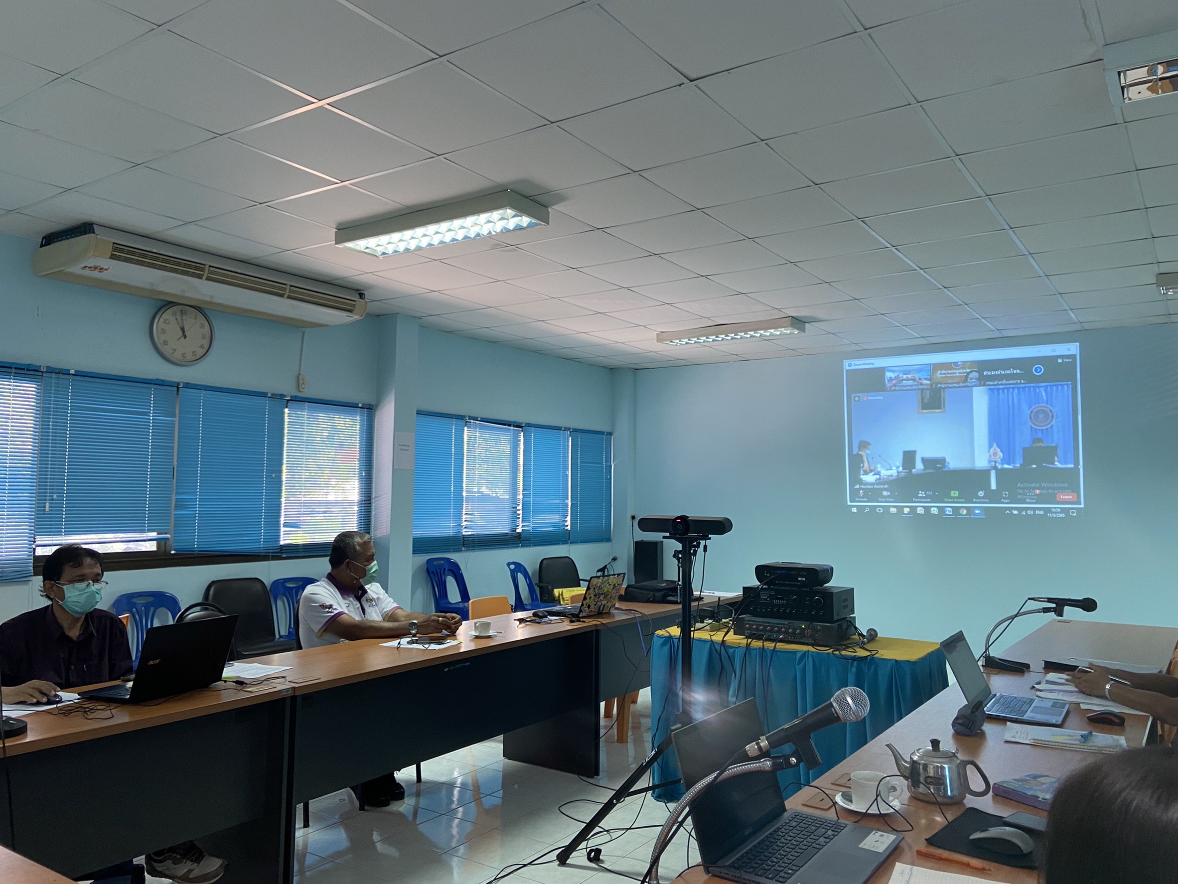 ประมงอำเภอทุกอำเภอ เข้าร่วมประชุมหารือแนวทางการช่วยเหลือเกษตกรผู้ประสบภัยพิบัติ ผ่าน Zoom Meeting