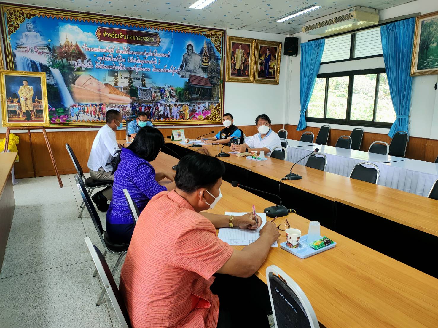 ประมงอำเภอนาจะหลวย ร่วมประชุมให้ความช่วยเหลือผู้ประสบภัยฯ..คลิก