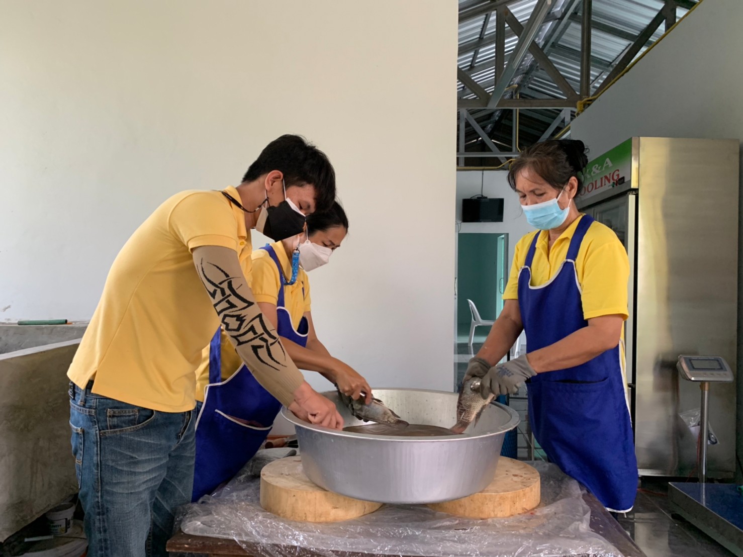 ประมงจังหวัดน่าน มอบหมายให้ จัดสถานที่ เพื่อเตรียมความพร้อมในการสาธิตการแปรรูปวัตถุดิบ จากกองพัฒนาอุตสาหกรรมสัตว์น้ำ กรมประมง..คลิก