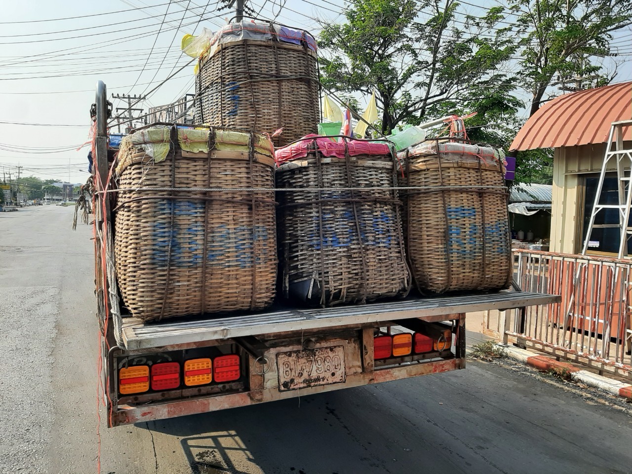 ตรวจสินค้าประมงที่นำเข้า ส่งออก ทางจุดผ่านแดนถาวรบ้านคลองลึก..คลิก