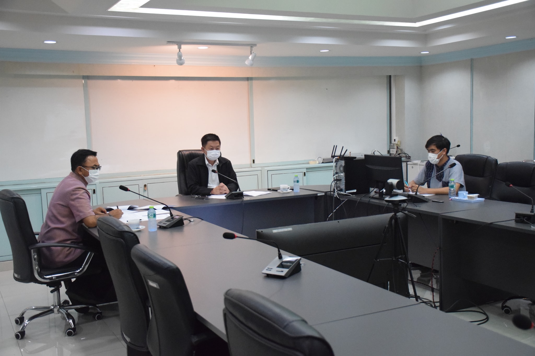 ดร.ถาวร ทันใจ รองอธิบดีกรมประมง เข้าร่วมการประชุมเพื่อขอรับความคิดเห็นต่อร่างแผนการขับเคลื่อนและส่งเสริมความร่วมมือทวิภาคี ไทย-ซาอุดิอาระเบีย และร่างความตกลงจัดตั้งคณะกรรมาธิการร่วม ไทย-ซาอุดิอาระเบีย เพื่อกำหนดทิศทางและแนวทางการส่งเสริมความร่วมมือไทย-ซาอุดิอาระเบีย ผ่านระบบ Video Conference..คลิก
