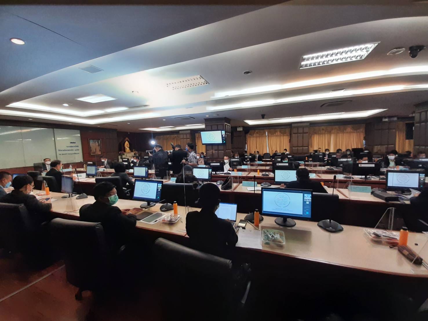 นายบัญชา สุขแก้ว รองอธิบดีกรมประมง เข้าร่วมการประชุมคณะอนุกรรมการป้องกันการบังคับใช้แรงงานและการค้ามนุษย์ด้านแรงงาน (อกบร.) ครั้งที่ 1/2565..คลิก