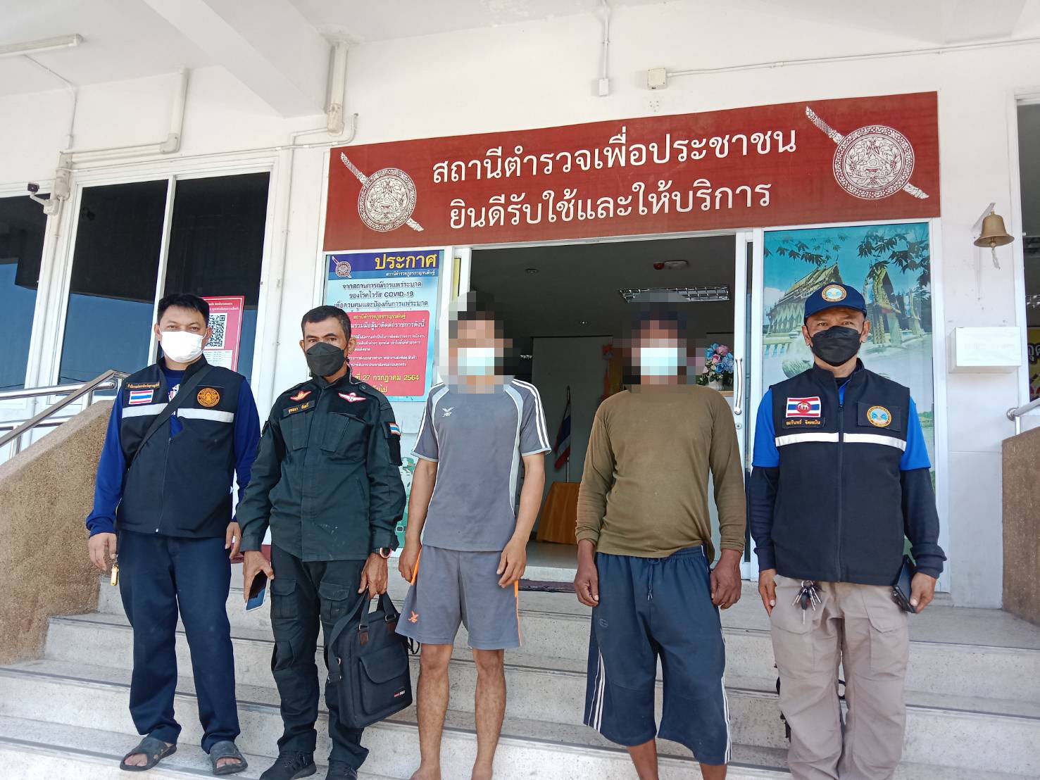 ปฏิบัติงานควบคุมการทำประมงในเขตพื้นที่อ่าวบ้านดอน จังหวัดสุราษฎร์ธานี