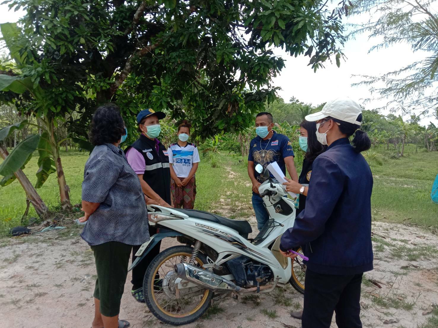 กลุ่มบริหารจัดการด้านการประมง ลงพื้นที่ติดตามบ่อเลี้ยงสัตว์น้ำเกษตรกรที่ยื่นแบบแสดงความจำนงขอรับการช่วยเหลือของเกษตรกรผู้ประสบภัยพิบัติกรณีฉุกเฉิน(อุทกภัย)กษ 01 อำเภอบางแก้ว