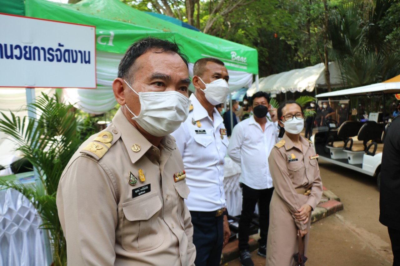 ในวันที่ 21 มีนาคม 2565  นายสุชาติ  ผึ่งฉิมพลี ผู้อำนวยการศูนย์วิจัยและพัฒนาการเพาะเลี้ยงสัตว์น้ำจืดอุทัยธานี เข้าร่วมต้องรับ นางสาวมนัญญา ไทยเศรษฐ์ รัฐมนตรีช่วยว่าการกระทรวงเกษตรและสหกรณ์ และคณะ ลงพื้นที่จังหวัดอุทัยธานี และเข้าร่วมต้อนรับ พลเอก ประวิตร วงษ์สุวรรณ รองนายกรัฐมนตรี ในการตรวจราชการเพื่อแก้ไขปัญหาภัยแล้งในพื้นที่จังหวัดอุทัยธานี  ณ อำเภอบ้านไร่ จังหวัดอุทัยธานี..คลิก