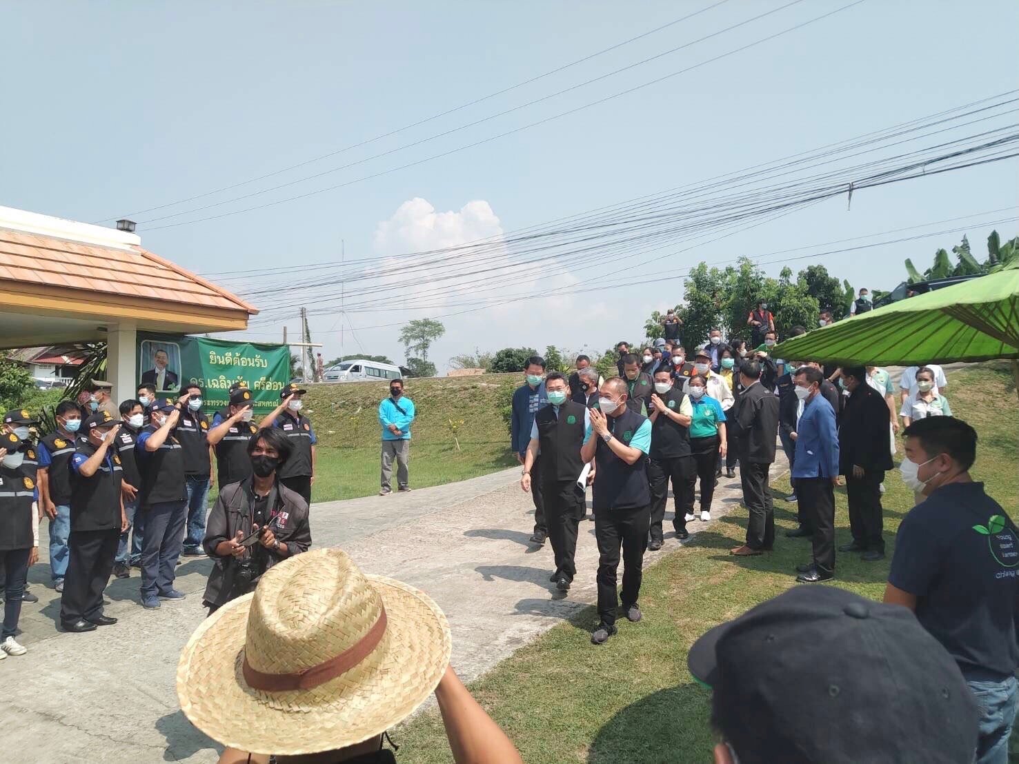 นายประพันธ์ ลีปายะคุณ รองอธิบดีกรมประมง ร่วมคณะผู้ติดตามตรวจราชการของ ดร.เฉลิมชัย ศรีอ่อน รัฐมนตรีว่าการกระทรวงเกษตรและสหกรณ์ ในพื้นที่ จ.เชียงใหม่ และจ. ลำพูน ติดตามความก้าวหน้าการขับเคลื่อนโครงการเร่งด่วน..คลิก