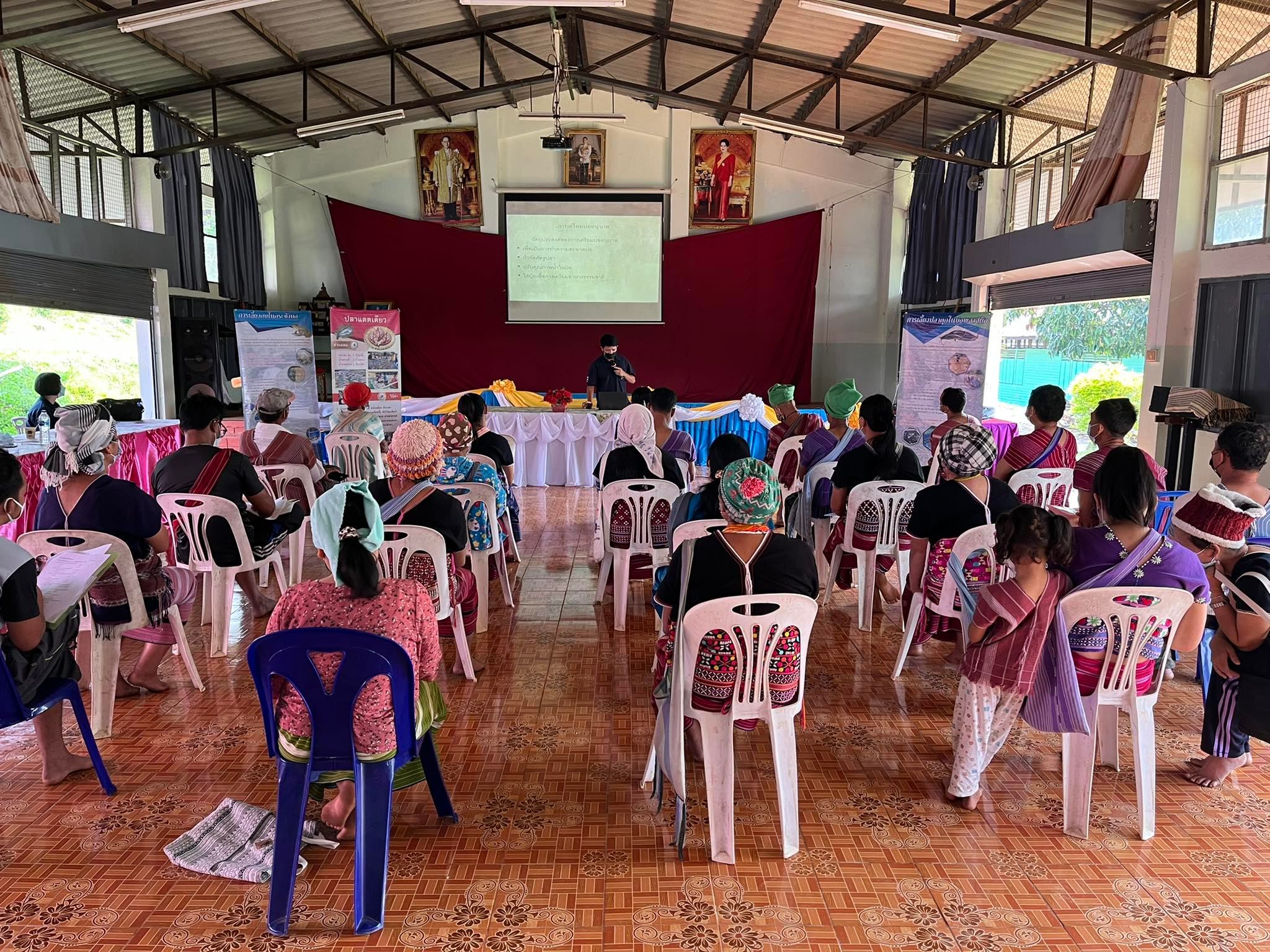 ร่วมเป็นวิทยากร หลักสูตรการส่งเสริมและพัฒนาอาชีพการเกษตรที่เหมาะสมกับพื้นที่ ภายใต้โครงการส่งเสริมและพัฒนาอาชีพเพื่อแก้ไขปัญหาที่ดินทำกินของเกษตรกร ตามนโยบายรัฐบาล..คลิก
