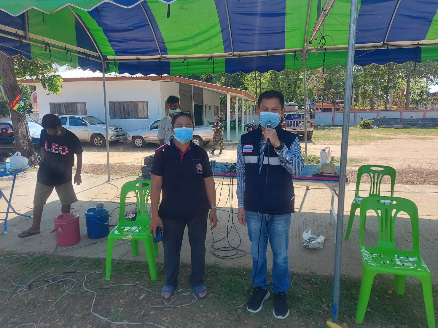 นายกิตติพงษ์ ลีลาศสง่างาม ประมงจังหวัดศรีสะเกษ มอบหมายให้นายยุทธจิตร พวงอินทร์ ประมงอำเภอขุขันธ์ เป็นประธานเปิดกิจกรรมลงหนองจับปลา ณ หนองบ้านสลักได  ตำบลสุขสวัสดิ์ อำเภอไพรบึง จังหวัดศรีสะเกษ..คลิก