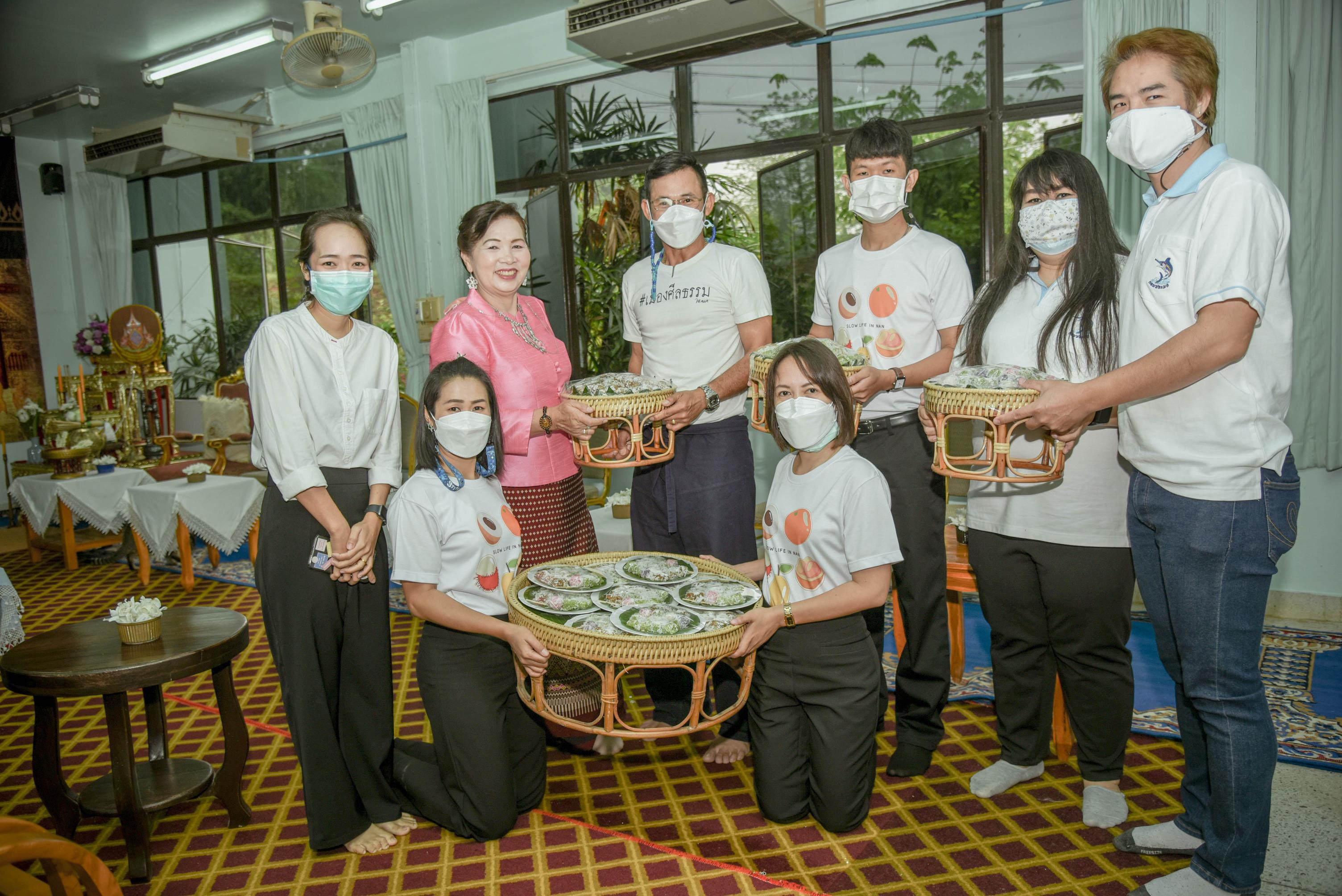 ประมงจังหวัดน่าน พร้อมด้วยเจ้าหน้าที่สำนักงานประมงจังหวัดน่าน ร่วมพิธีเจริญพระพุทธมนต์ ทําบุญศูนย์วิจัยและพัฒนาประมงน้ำจืดน่าน..คลิก