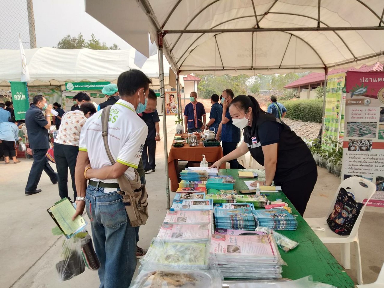 ร่วมจัดนิทรรศการในงานคลินิกเกษตรเคลื่อนที่ในพระราชานุเคราะห์ สมเด็จพระบรมโอรสาธิราชฯ สยามมกุฎราชกุมาร ครั้งที่ 2/2565..คลิก