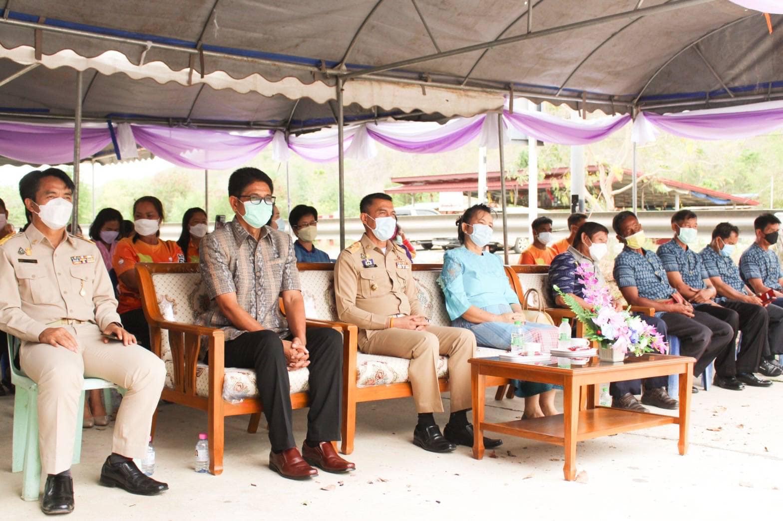 วันที่ 1 เมษายน 2565 นายบุญหลาย กุลนารัตน์ ประมงจังหวัดหนองบัวลำภู  ร่วมพิธีเปิดตลาดปลาชุมชนประชารัฐบ้านท่าศิลา ตำบลบ้านค้อ อำเภอโนนสัง..คลิก