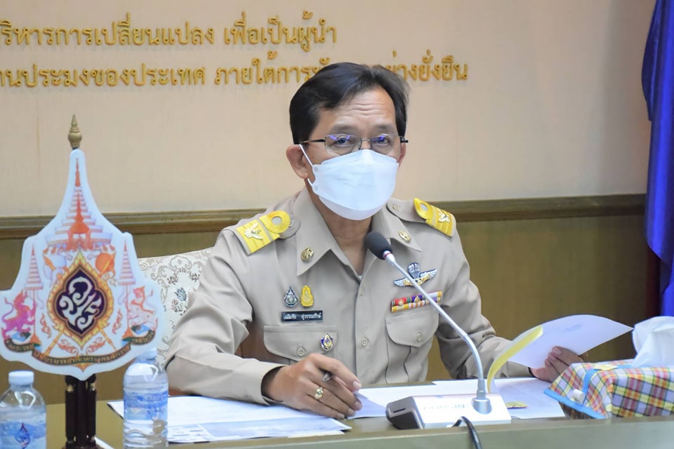 นายเฉลิมชัย สุวรรณรักษ์ อธิบดีกรมประมง เป็นประธานการประชุม ติดตามผลการดำเนินการในการแก้ไขปัญหา IUU..คลิก