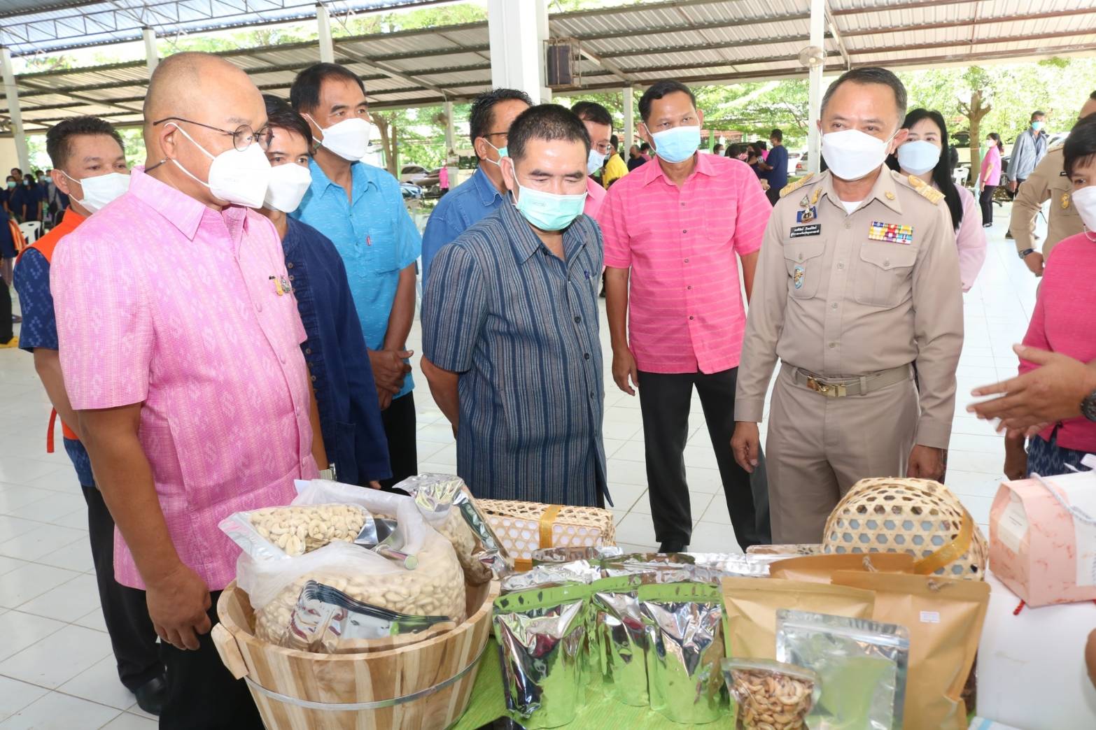ประมงอุบลร่วมพิธีมอบเงินช่วยเหลือเกษตรกรผู้ประสบภัยพิบัติด้านพืช ปี 2565..คลิก