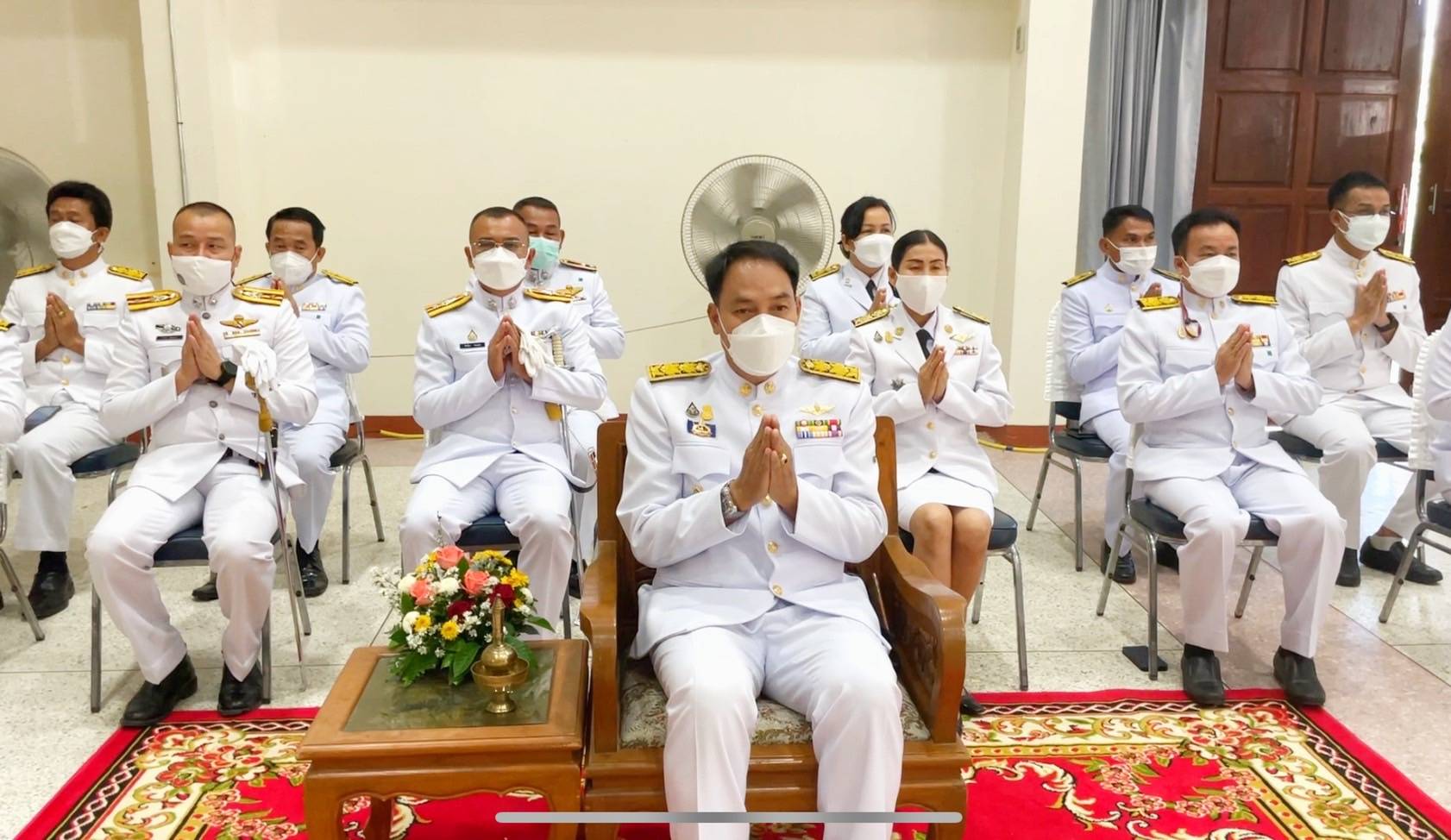 ประมงอำเภอพิบูลมังสาหาร และหัวหน้าหน่วยงานรัฐวิสาหกิจ ผู้บริหารสถานศึกษา ผู้บริหารองค์กรปกครองส่วนท้องถิ่น กำนัน ผู้ใหญ่บ้าน เข้าร่วมพิธีถวายราชสักการะ เนื่องใน 