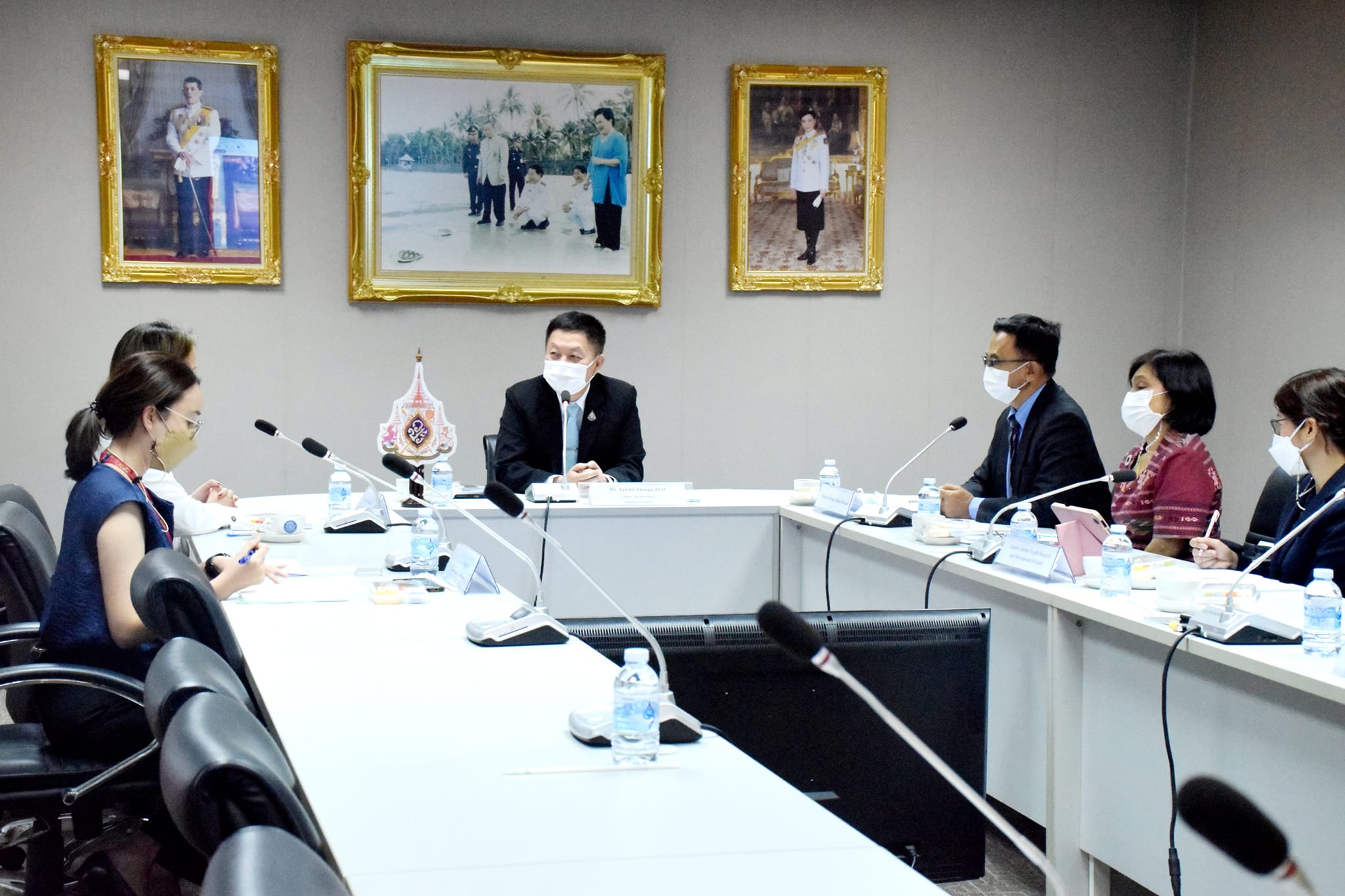 วันพฤหัสบดีที่ 7 เมษายน 2565 เวลา 14.00 น. นายถาวร ทันใจ รองอธิบดีกรมประมง ให้การต้อนรับ Mrs.Ana Corolina Miranda Lamy ทูตเกษตร ประจำสถานเอกอัครราชทูตสหพันธ์สาธารณรัฐบราซิล ประจำประเทศไทย พร้อมด้วย Ms.Parptawan Jiwattayakul ผู้ช่วยทูตเกษตร ประจำสถานเอกอัครราชทูตฯ..คลิก